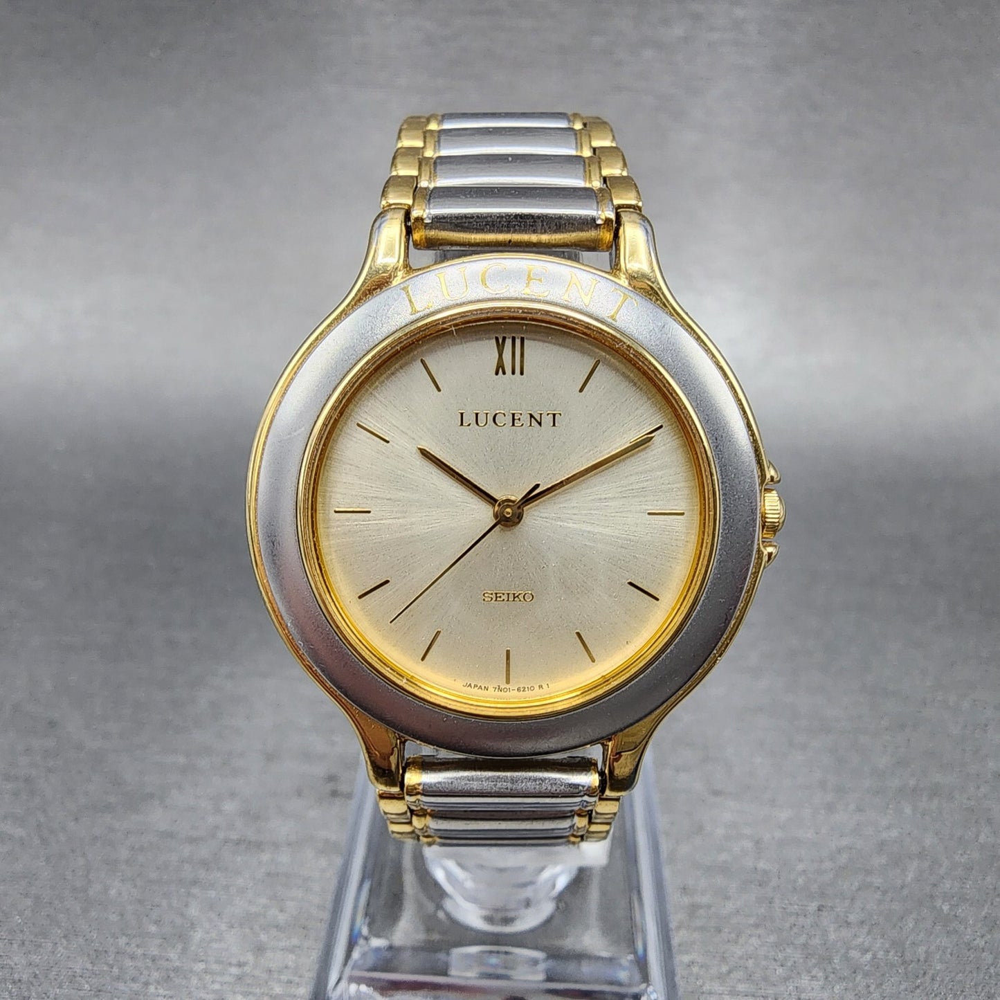 Seiko Lucent Watch Women 31mm Champagne Dial Two Tone Round 7N016160 New Batt0