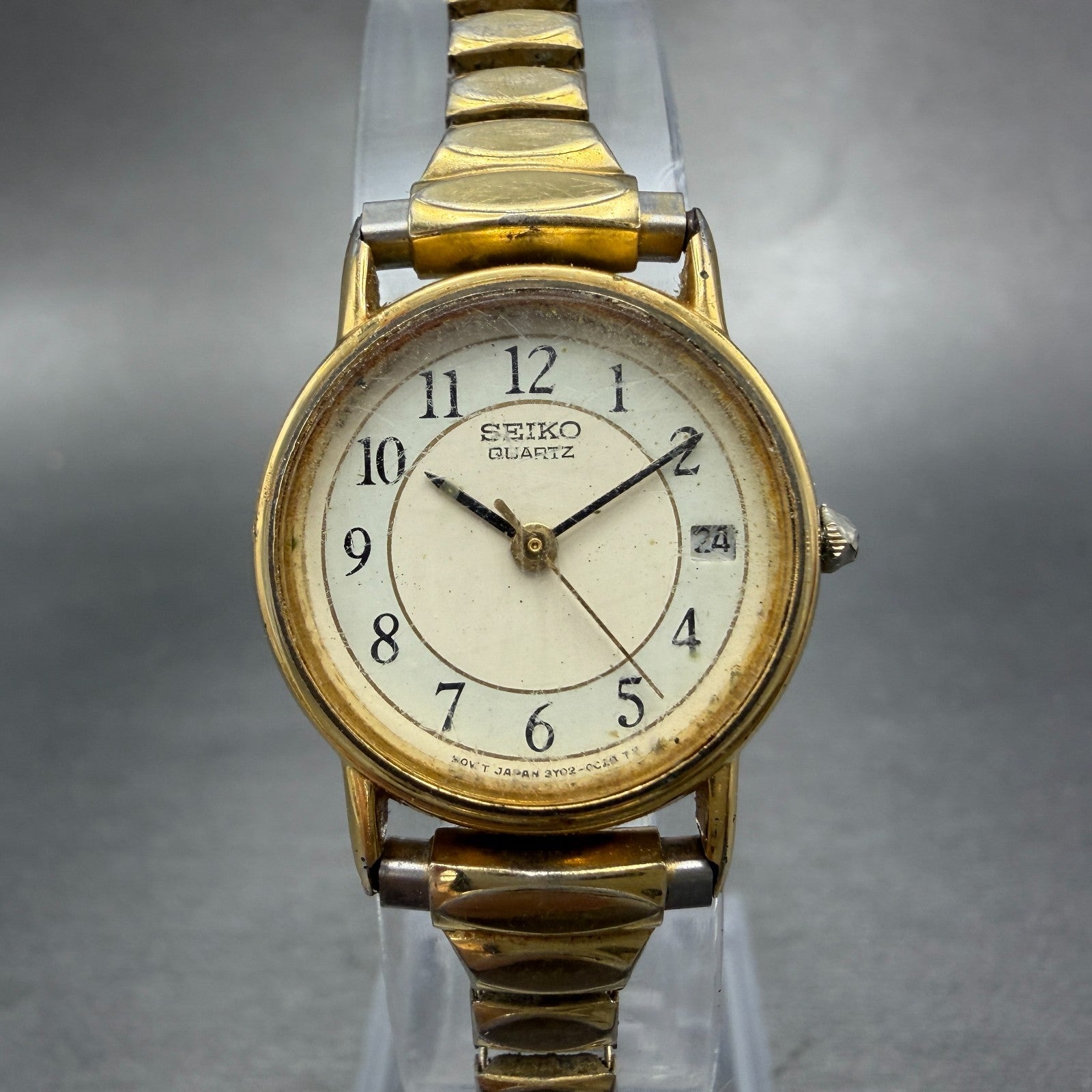 Seiko Watch Women 22mm White Dial Gold Tone Date Round 3Y02-0B19 New Battery0