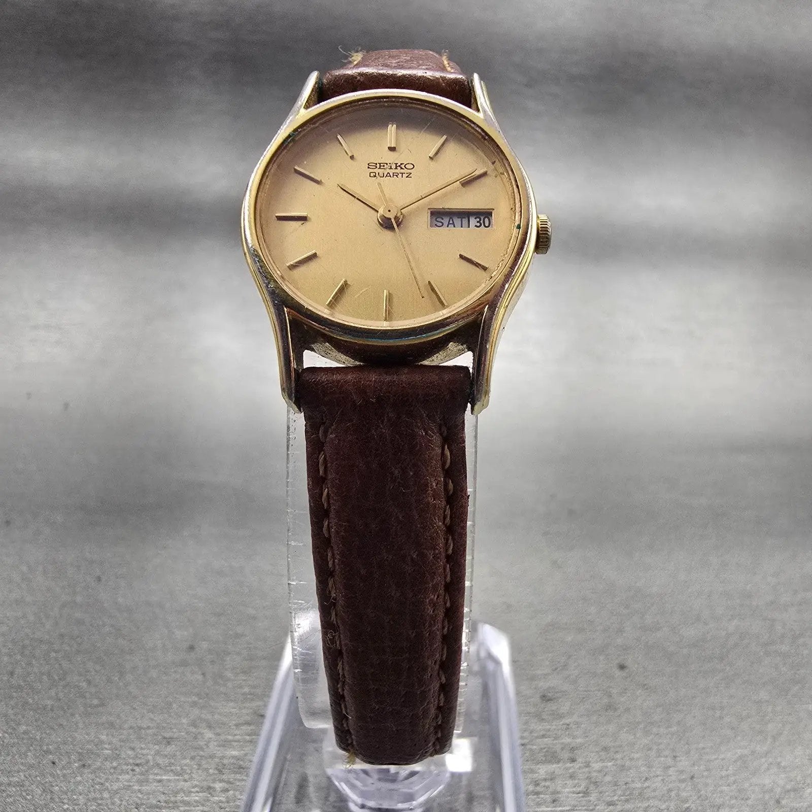 Seiko Watch Women 22mm Gold Dial Gold Tone Daydate Round 3Y03-0049 New Battery5