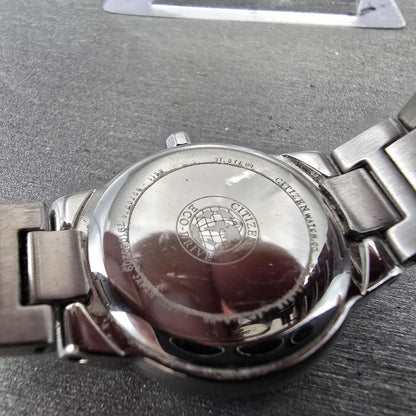 Citizen Eco-Drive Watch Women 26mm MOP Dial Steel Date READ!!! E011-S070074 Runs9