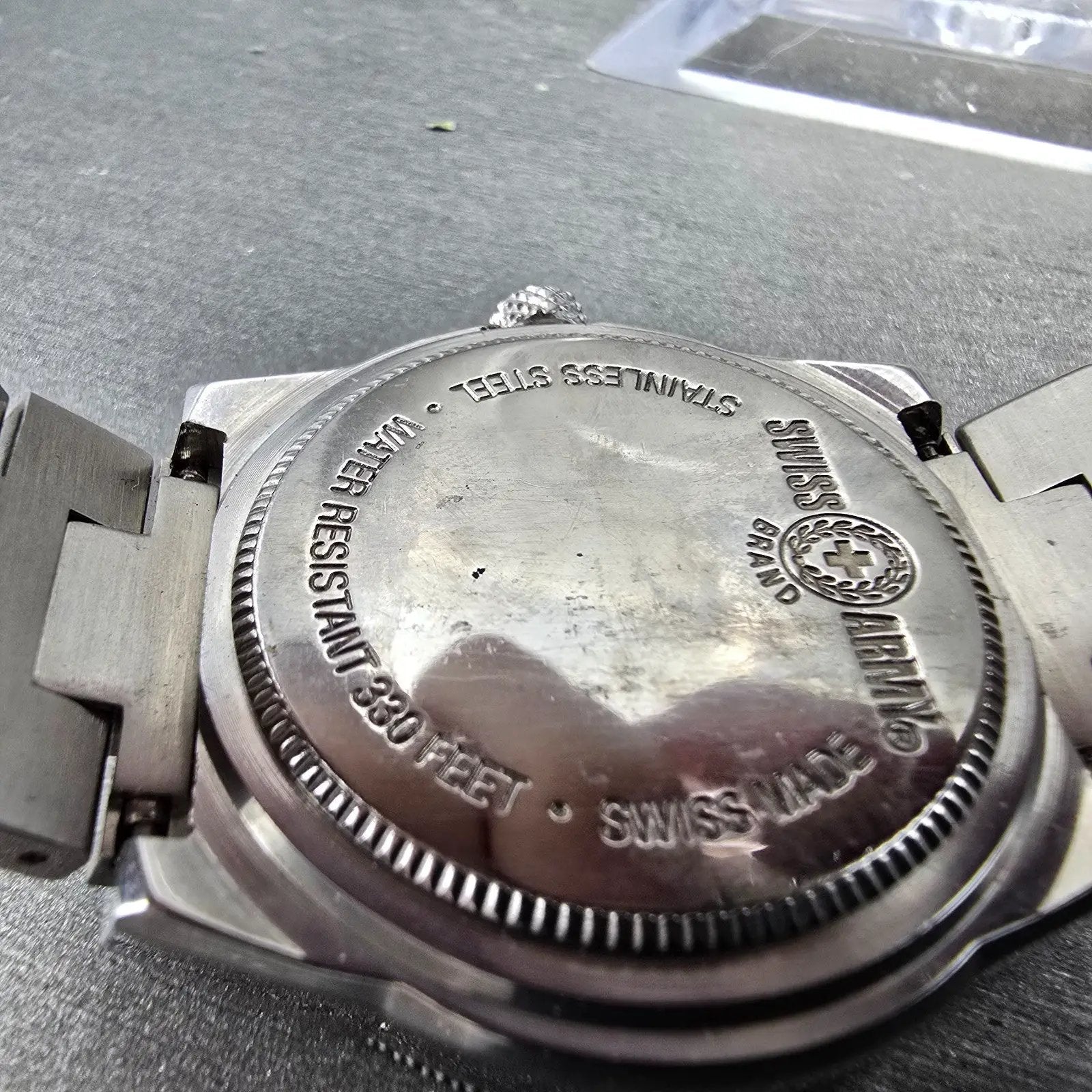 Victorinox Swiss Army Lancer Dive Watch Men 39mm Red Dial Silver Tone Date PARTS10