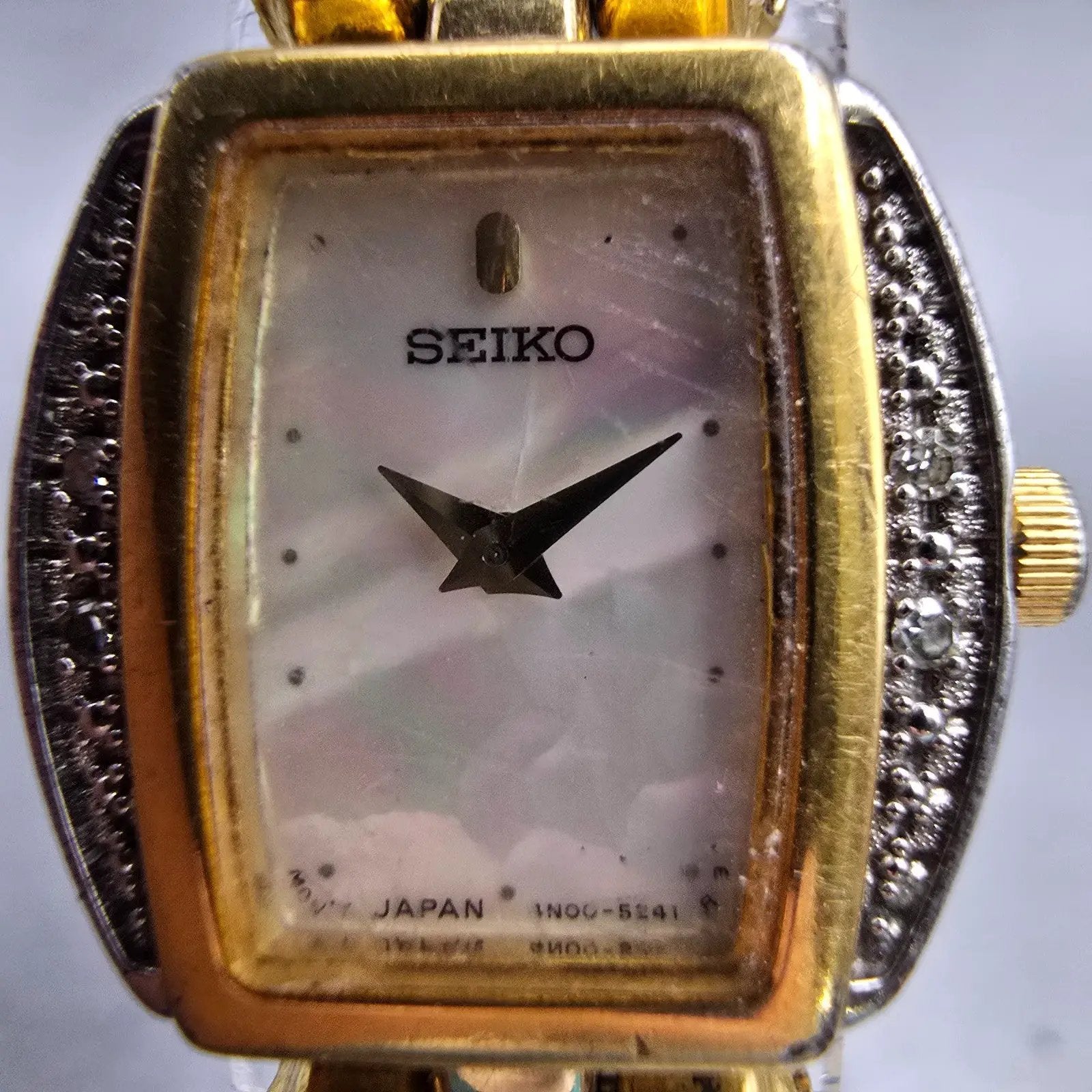 Seiko Watch Women 18mm MOP Dial Gold Tone Gemmed 4N00-8609 New Battery Vintage1