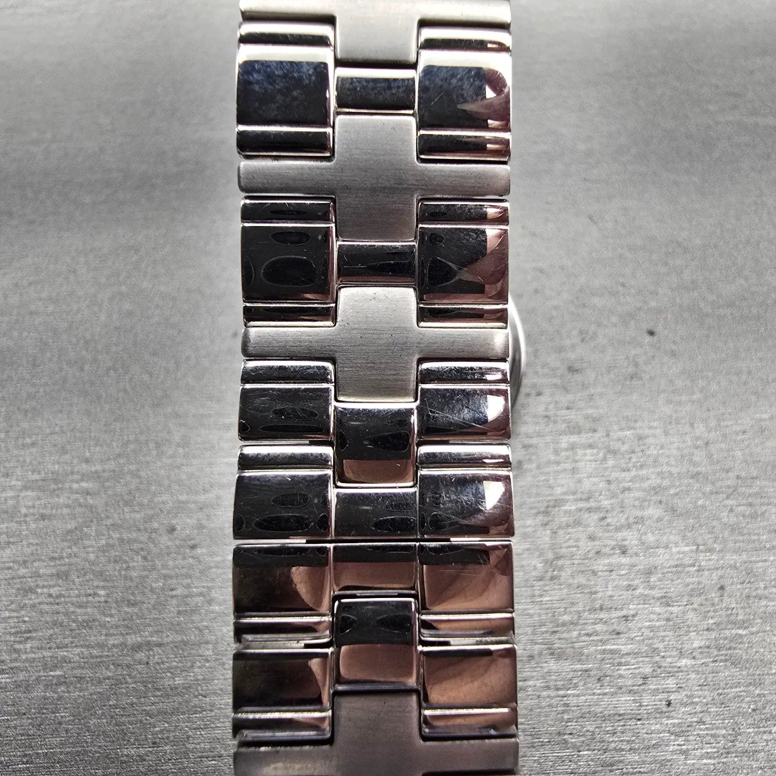 Bulova Watch Men 38mm White Dial Silver Tone Date Round 96B106 New Battery8