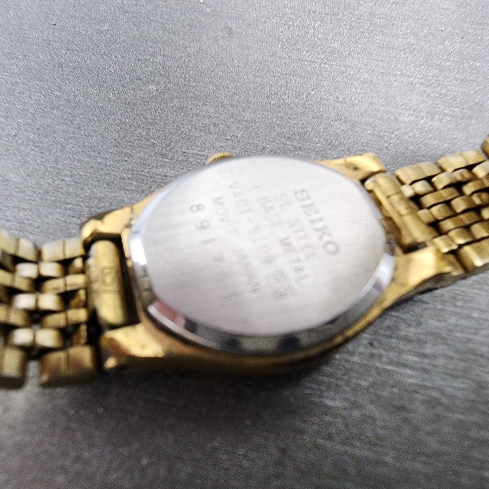 Seiko Watch Women 18mm Black Dial Gold Tone Oval V4015109 New Battery ABC1239