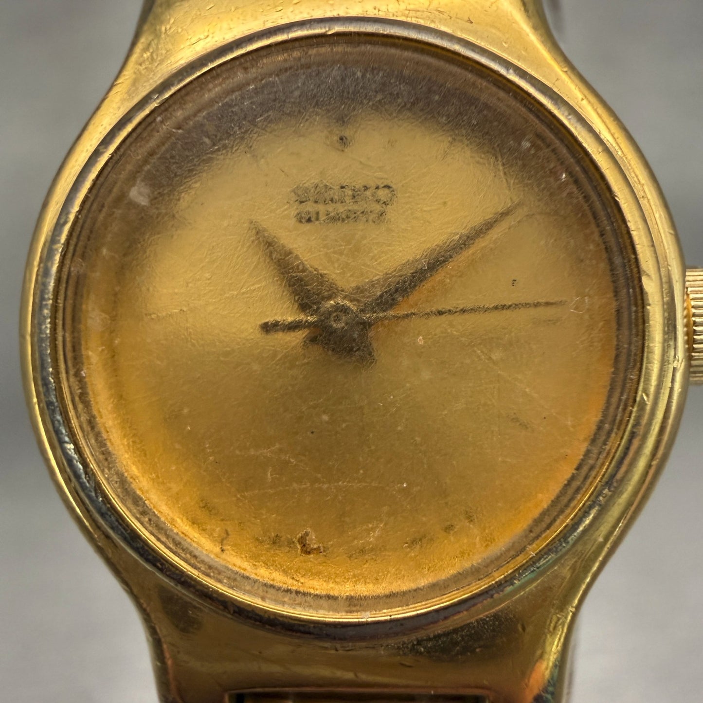 Seiko Watch Women 19mm Gold Dial Gold Tone Round V401-0518 Vintage New Battery1