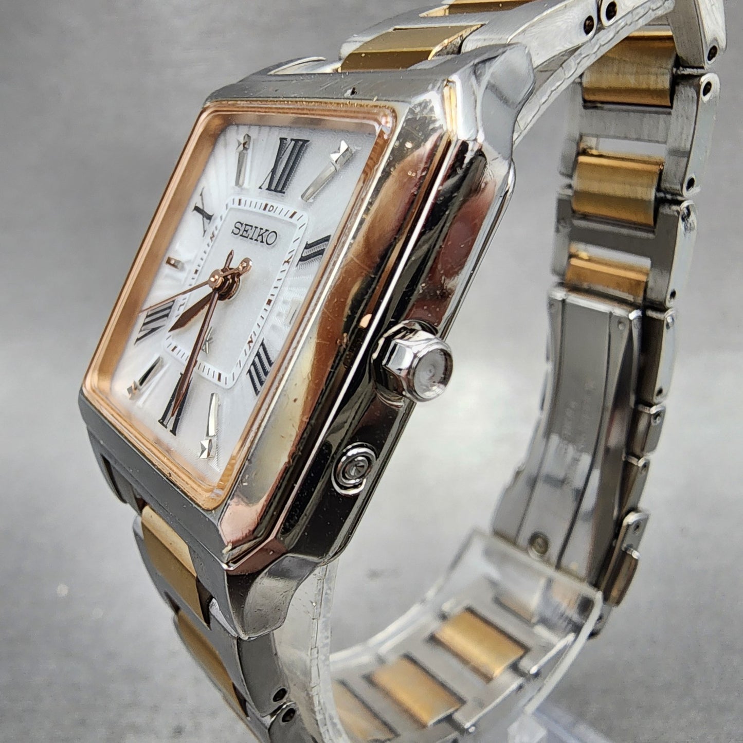 Seiko Lukia Tank Watch Women 26mm White Dial Two Tone Date Atomic Solar Runs2