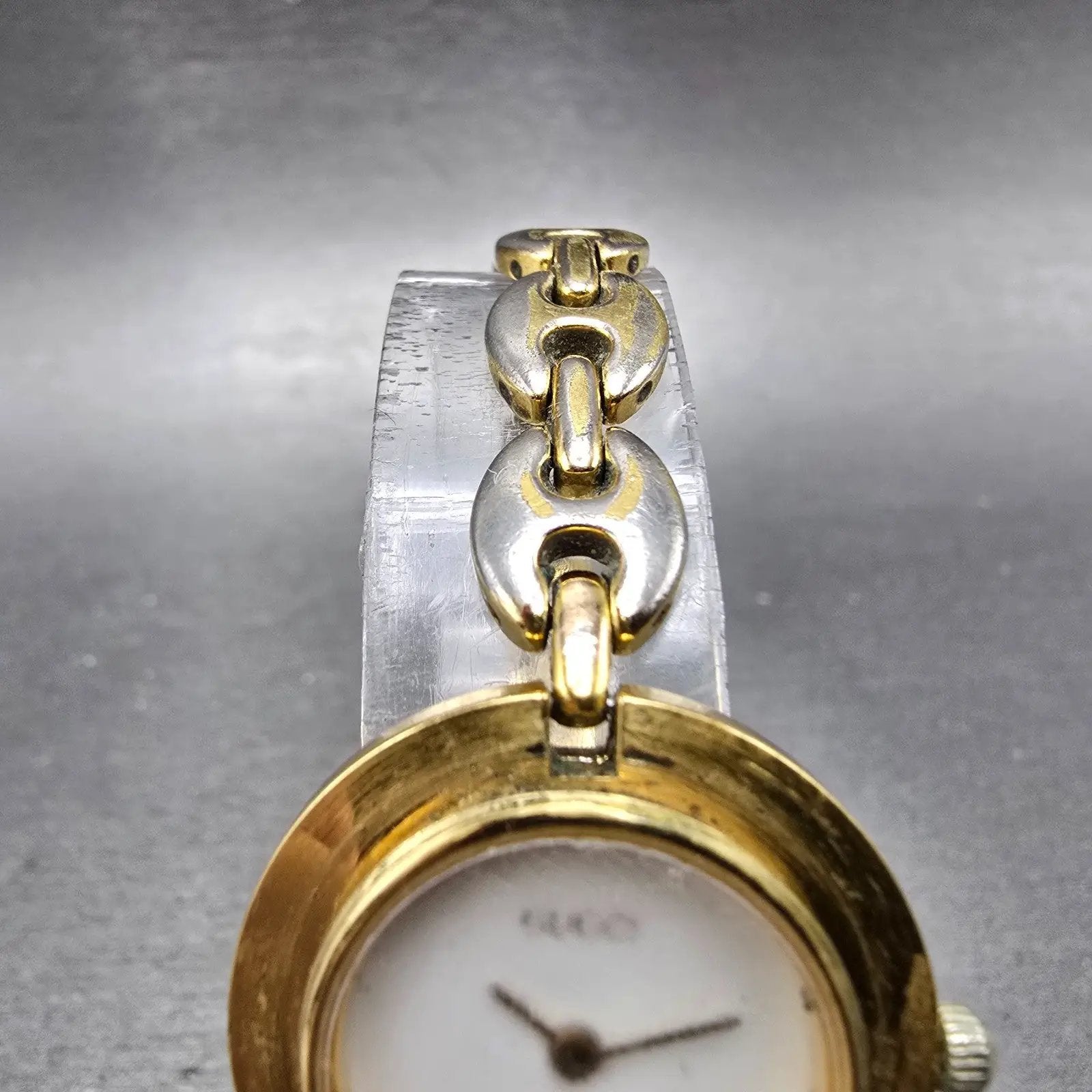 Gucci 11/12.2 Watch Women 26mm White Dial Gold Tone Round New Battery NO Bezel4