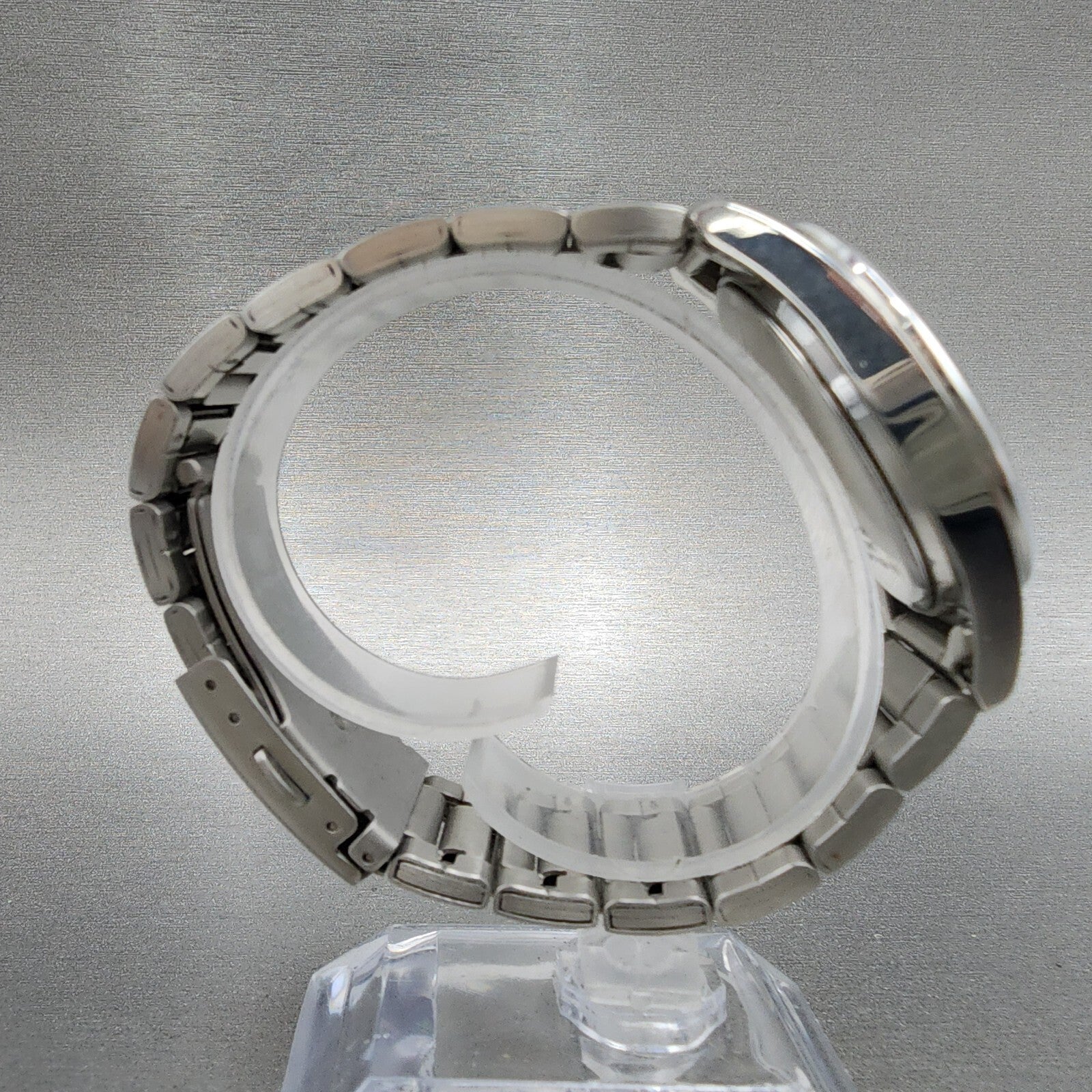 Reguno Watch Men 37mm Black Dial Silver Tone Date Solar H415T017274 Works10