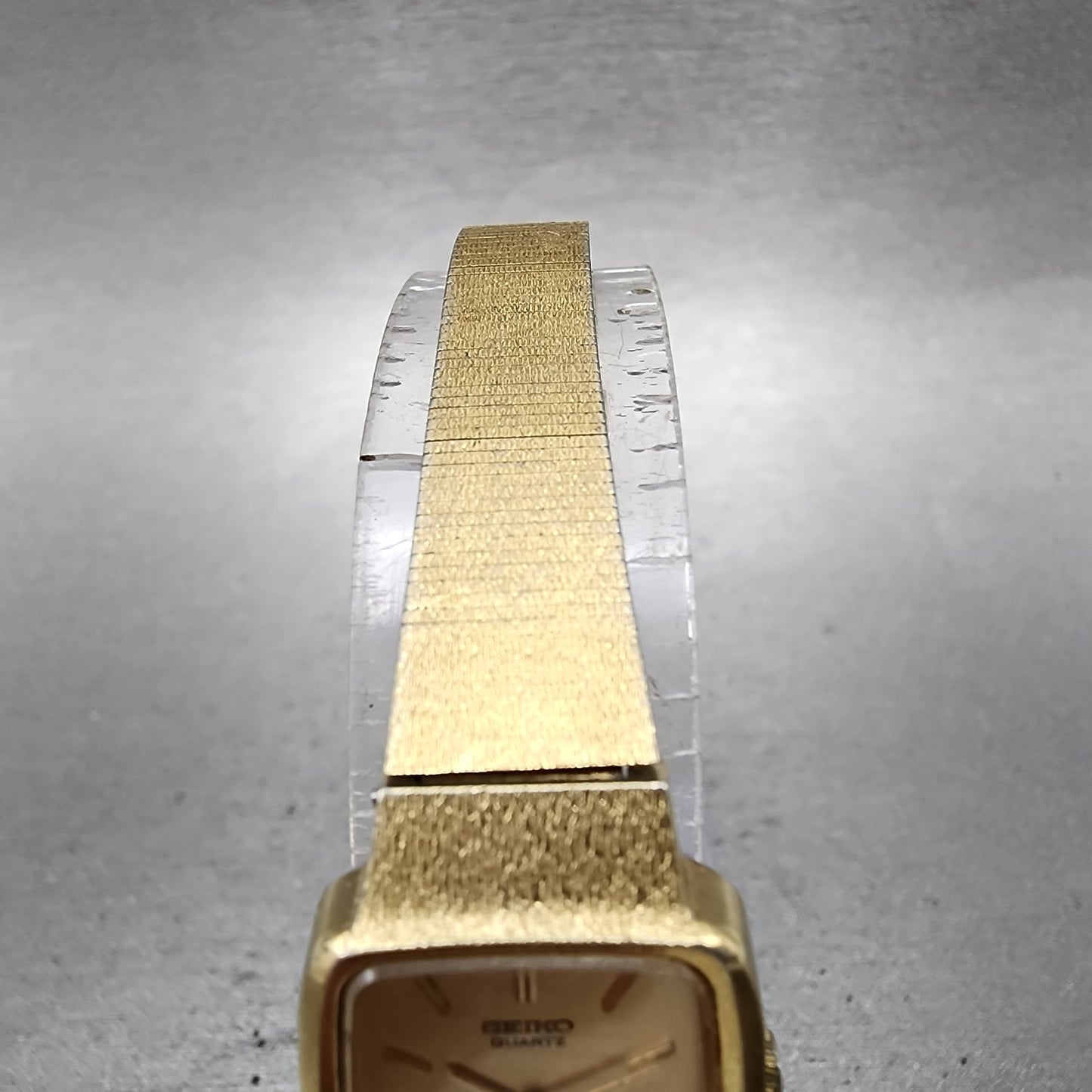 Seiko Tank Watch Women 18mm Gold Dial Gold Tone Rectangle 23205229 New Battery4