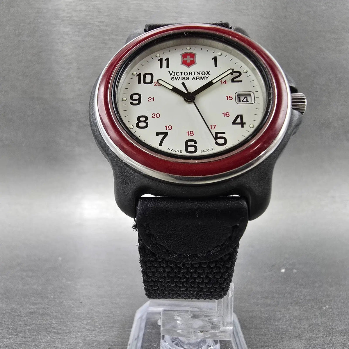 Victorinox Swiss Army Watch Men 39mm White Dial Black Red Date New Battery 65