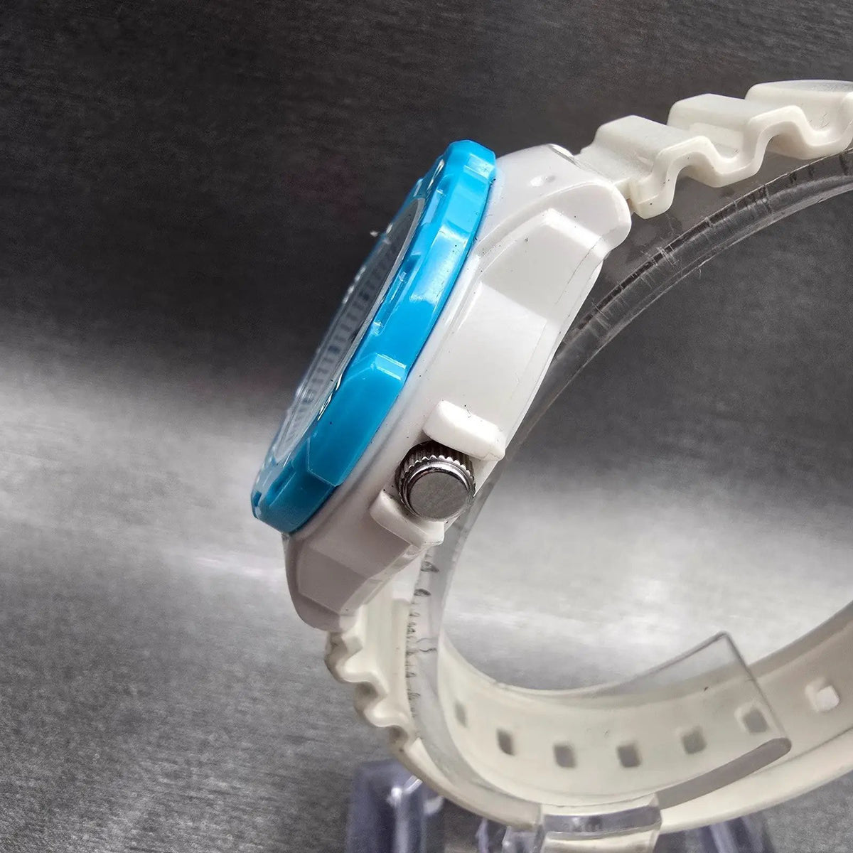 Casio Dive Watch Women 33mm White Dial Blue Date Round LRW-200H New Battery2