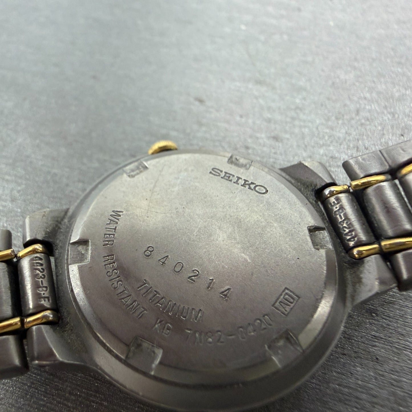 Seiko Watch Women 27mm Silver Dial Two Tone Titanium Date 7N82-0420 New Battery9