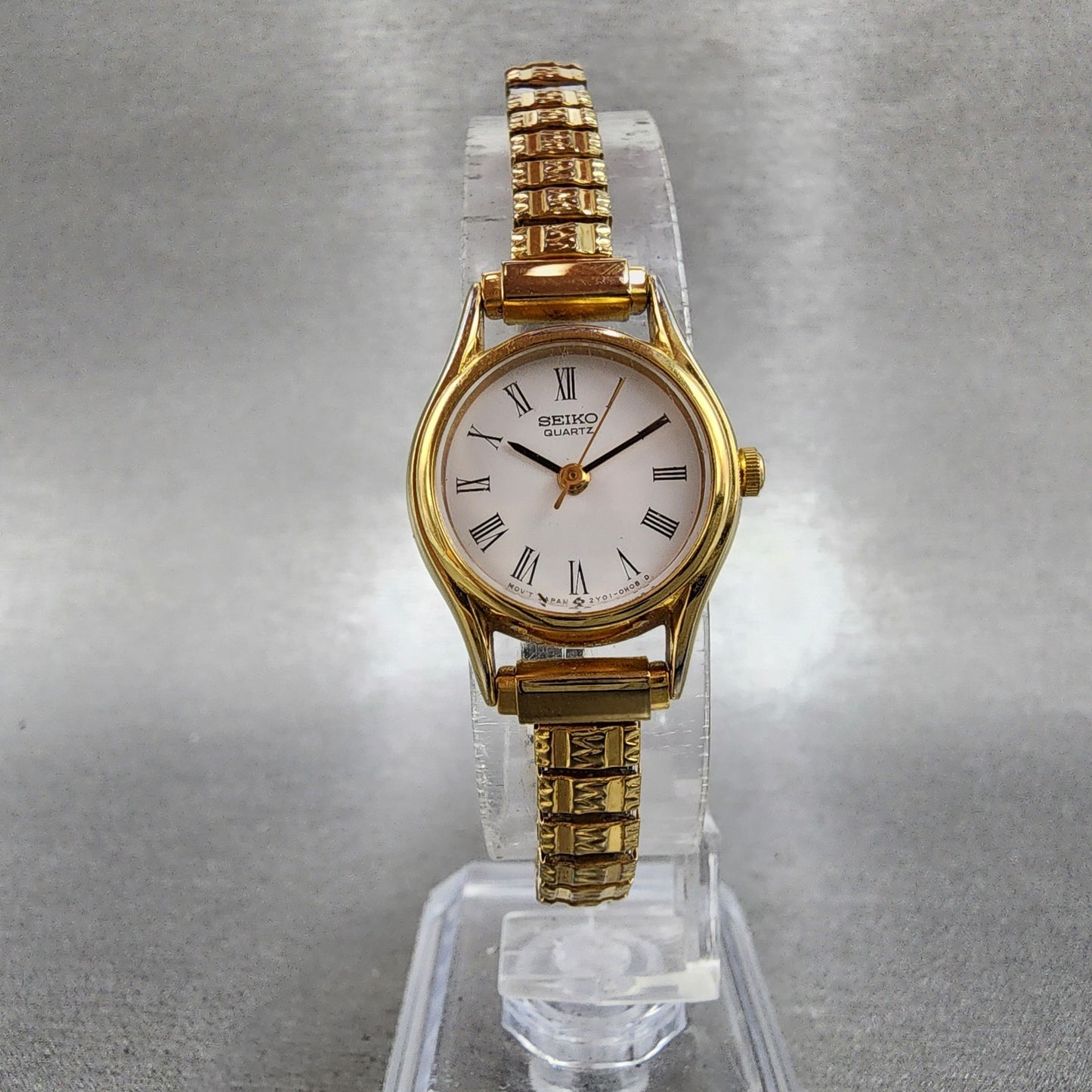 Seiko Watch Women 20mm White Dial Gold Tone Round 2y010a10 New Battery5