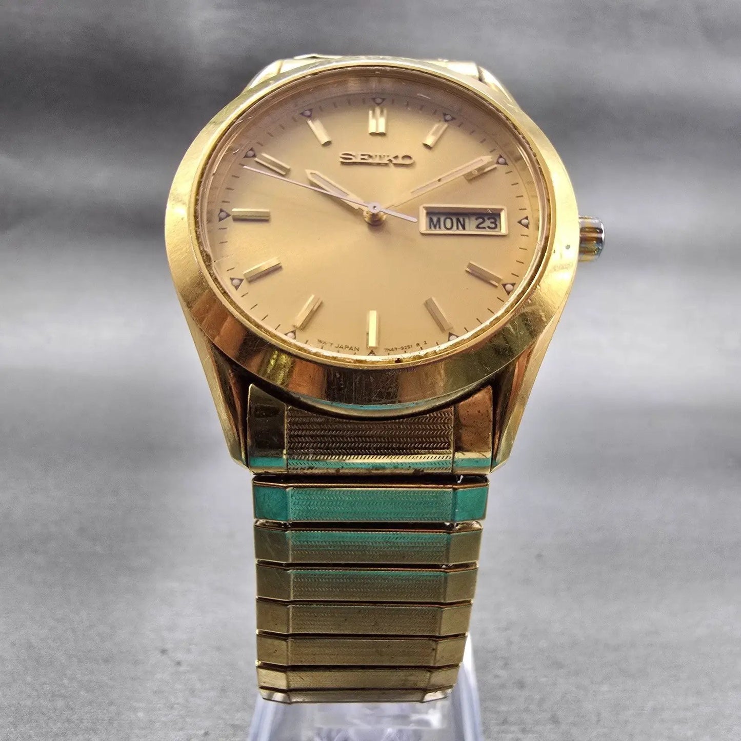 Seiko Watch Men 37mm Gold Dial Gold Tone Daydate Round 7N43-9070 New Battery VTG5
