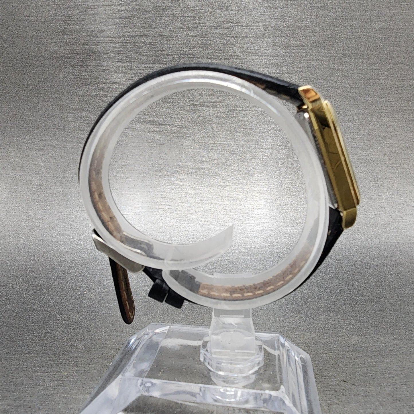 Seiko Solar Tank Watch Women 15mm White Dial Gold Tone Rectangle V1160AA0 Works8