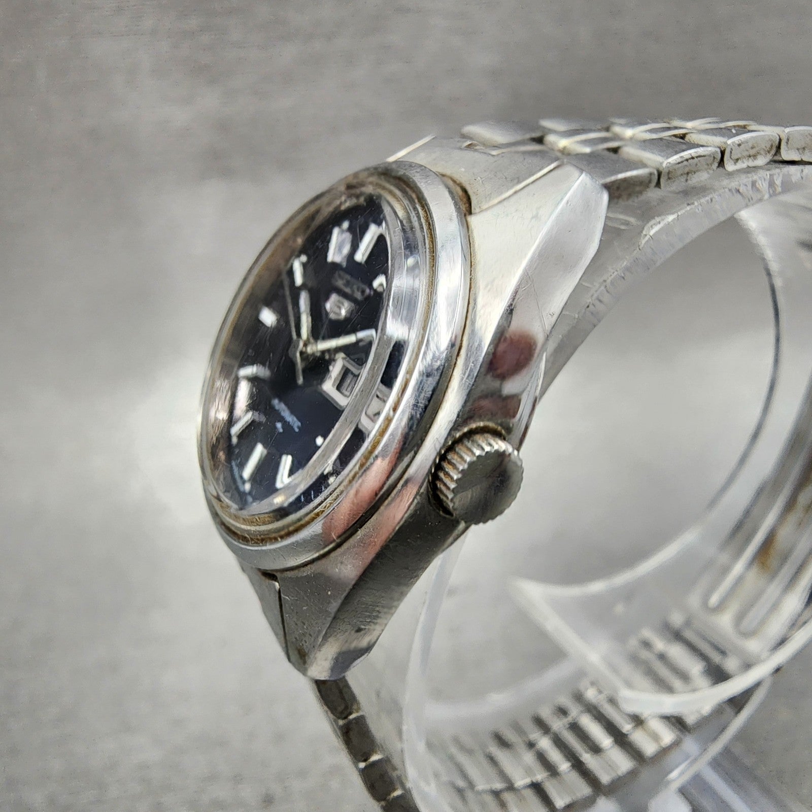 Seiko 5 Automatic Watch Women 26mm Blue Dial Silver Tone Daydate 42060010 Runs2