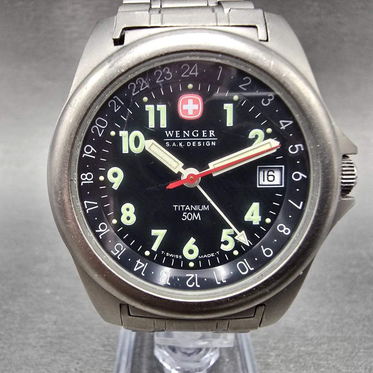 Wenger SAK Design GMT Watch Men 37mm black Dial Titanium Date 097.0665 PARTS0