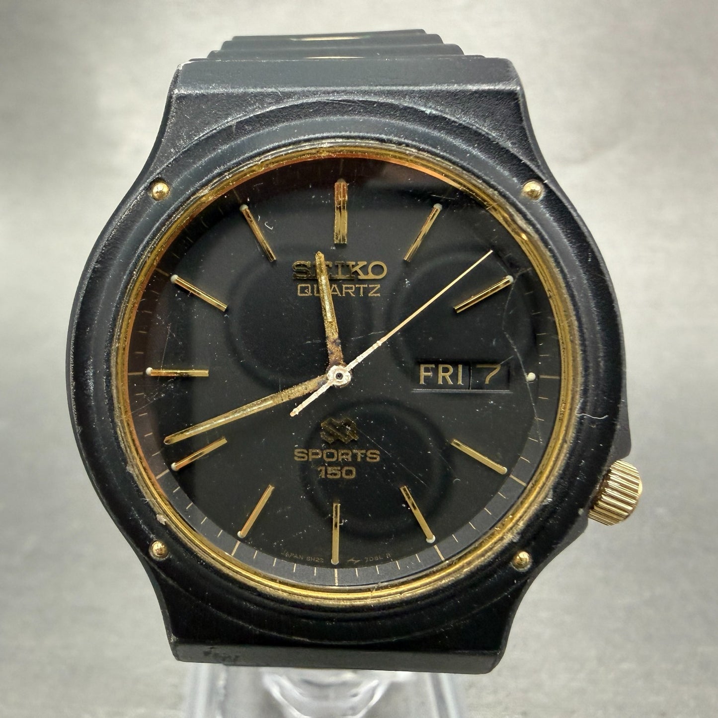 Seiko SQ Sports 150m Watch Men 37mm Black Dial Black & Gold Tone Daydate PARTS0