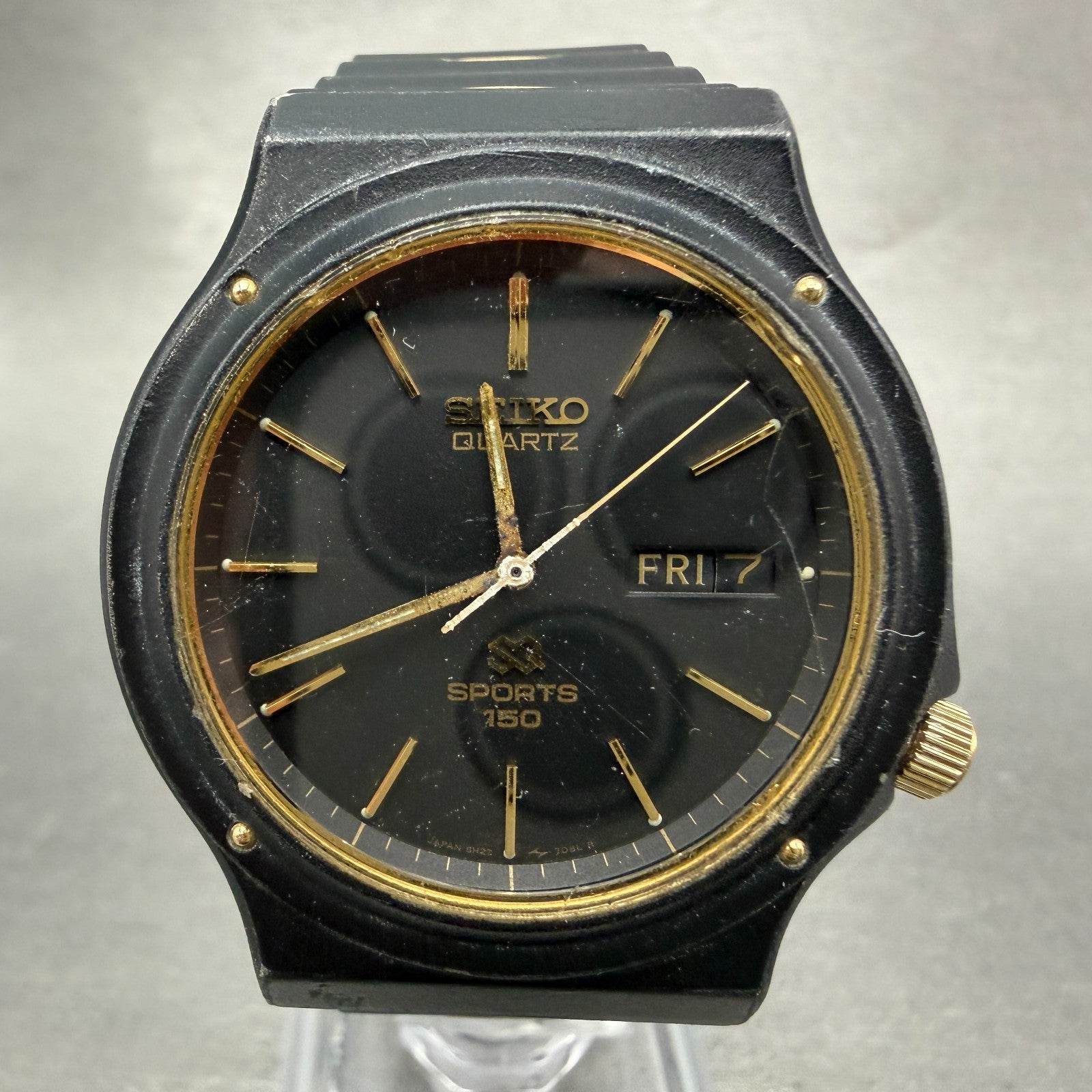 Seiko SQ Sports 150m Watch Men 37mm Black Dial Black & Gold Tone Daydate PARTS0