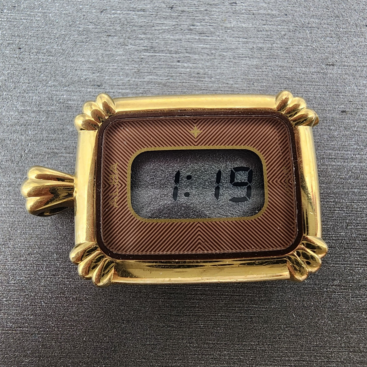 Seiko Alba Pendent Watch Women 20mm Digital Gold Tone Daydate Y4404030 New Batt1