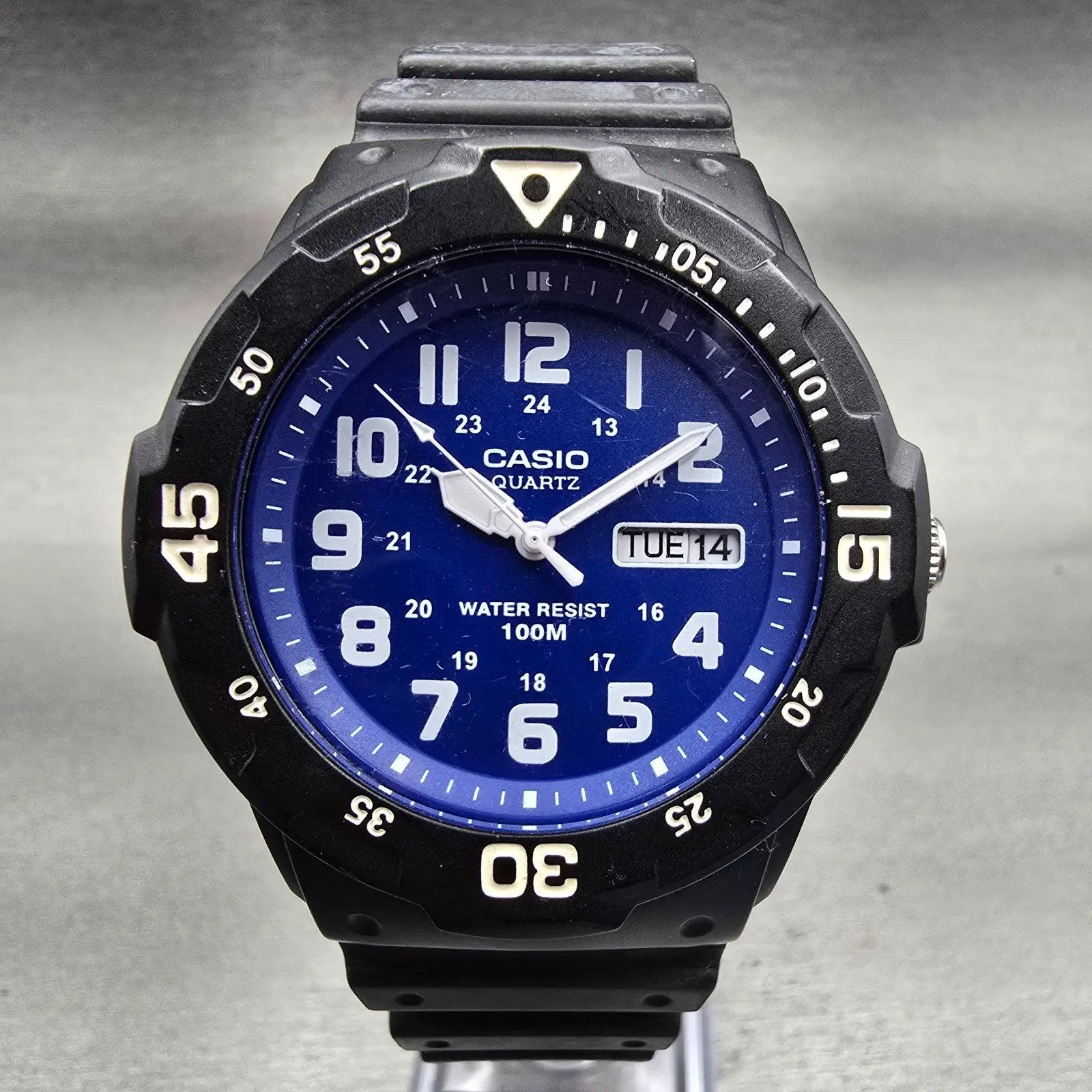 Casio Watch Men 43mm Blue Dial Black Tone Daydate Round MRW-200H New Battery0