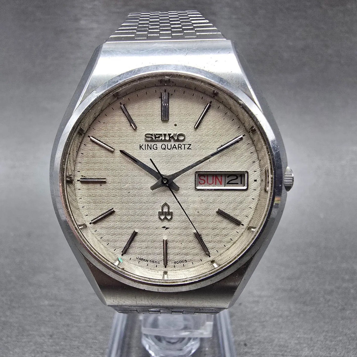 Seiko King Quartz Watch Men 37mm Silver Dial Silver Tone Daydate 5856-8001 PARTS0