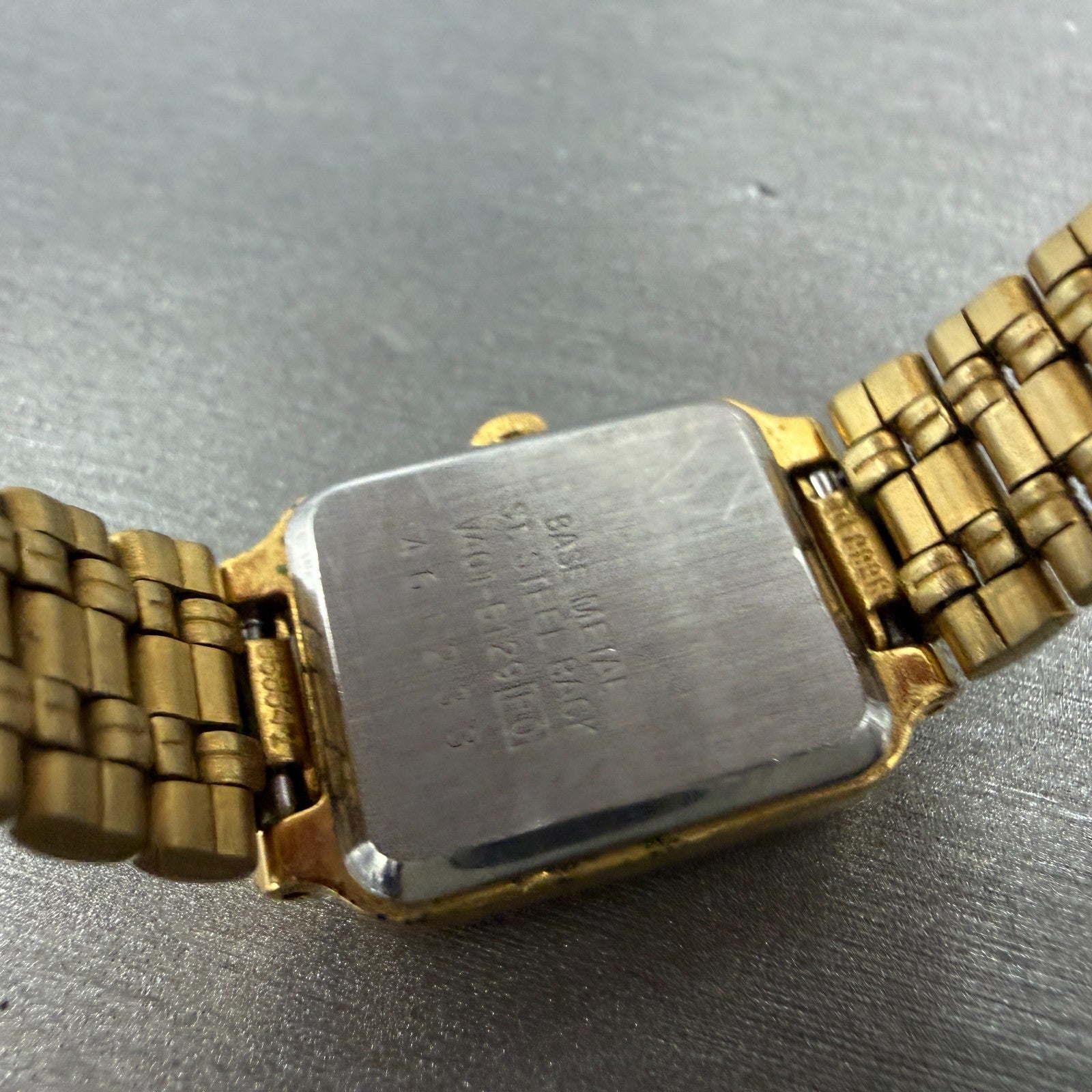 Seiko Tank Watch Women 18mm White Dial Gold Tone Rectangle V401-5129 New Batt NH9