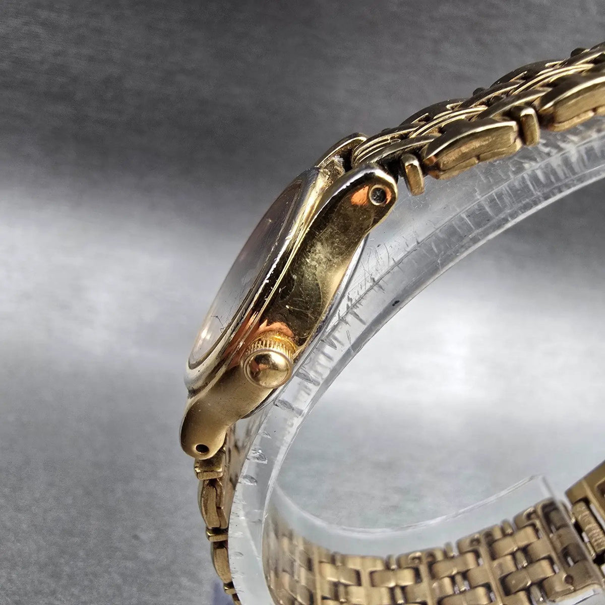 Seiko Watch Women 17mm Green Dial Gold Tone Oval V400-5588 New Battery Vintage2