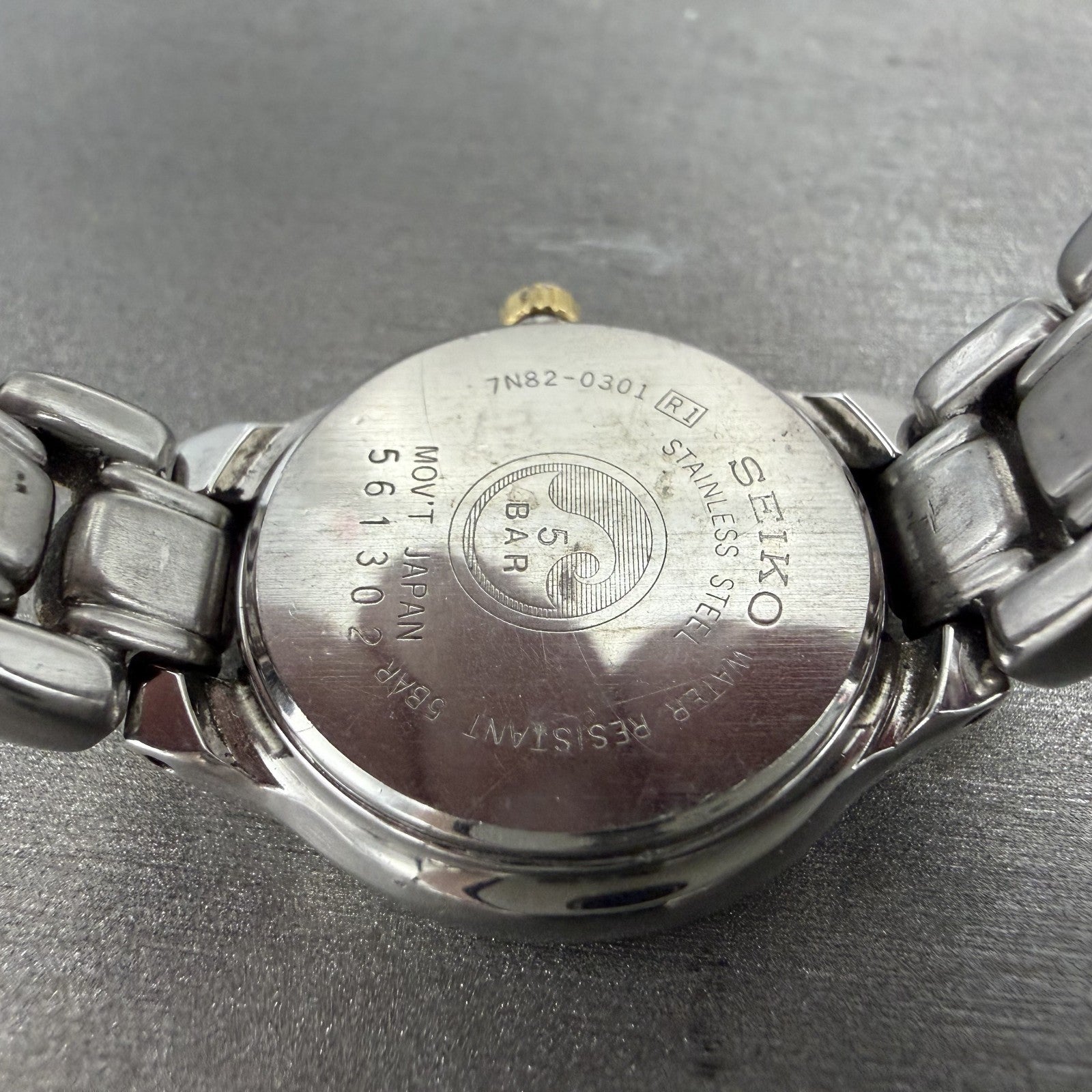 Seiko SQ 50 Watch Women 25mm White Dial Two Tone Date 7N82-0301 New Battery LK d9