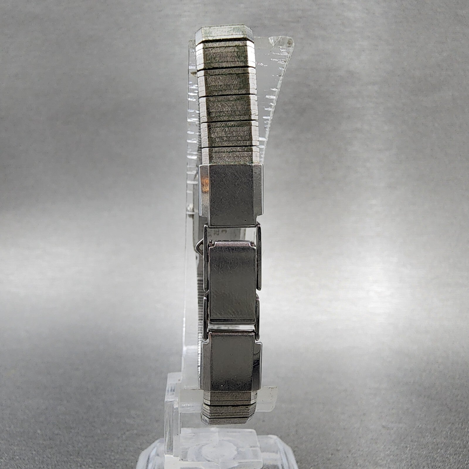 Seiko Tank Watch Women 12mm Silver Dial Silver Tone 2e205029 New Battery8