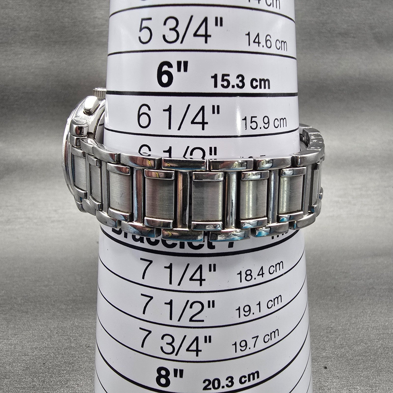 Bulova Chronograph Watch Women 30mm Silver Dial Silver Date 96R19 New Battery9