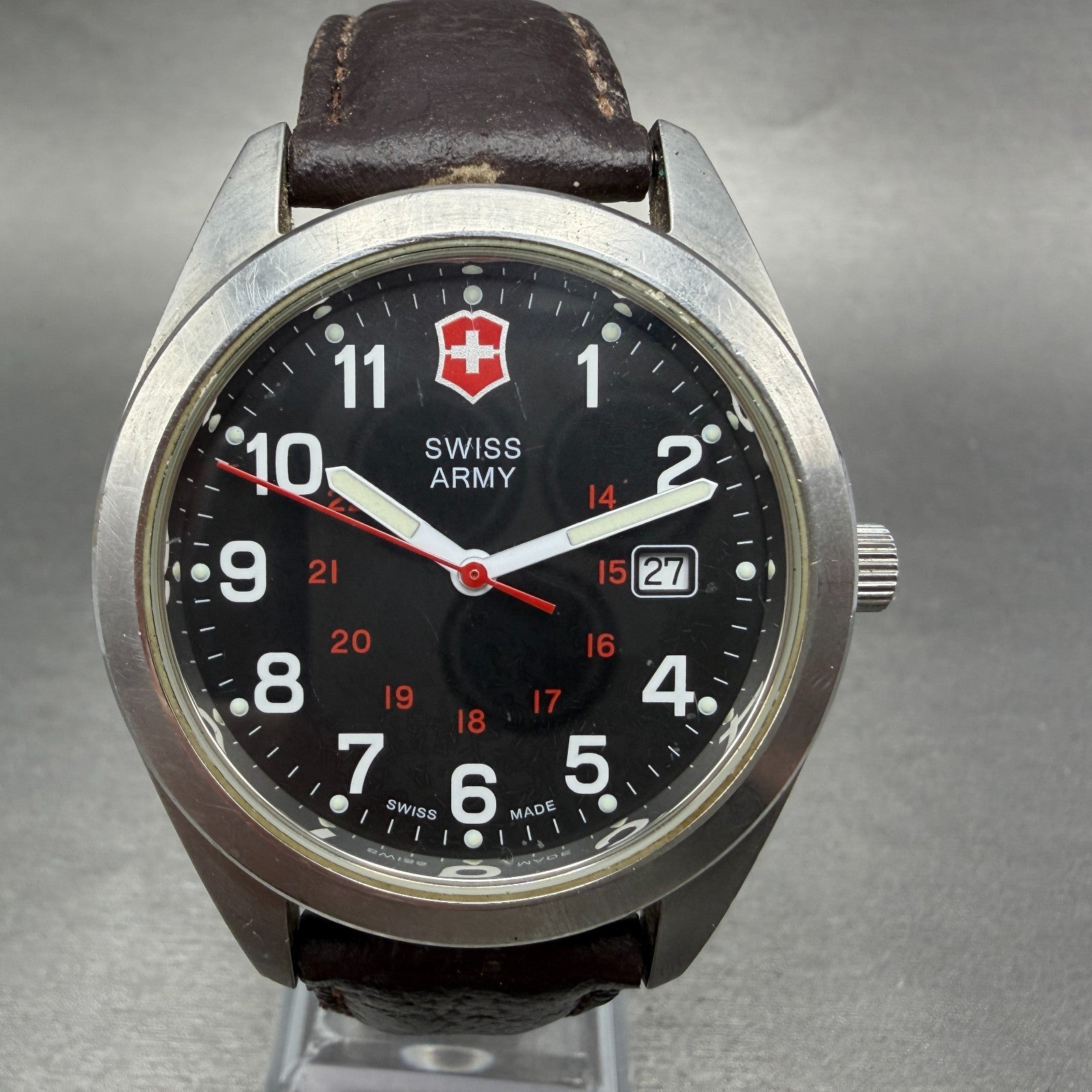 Victorinox Swiss Army Field Watch Men 40mm Black Dial Steel Date Round New batt0