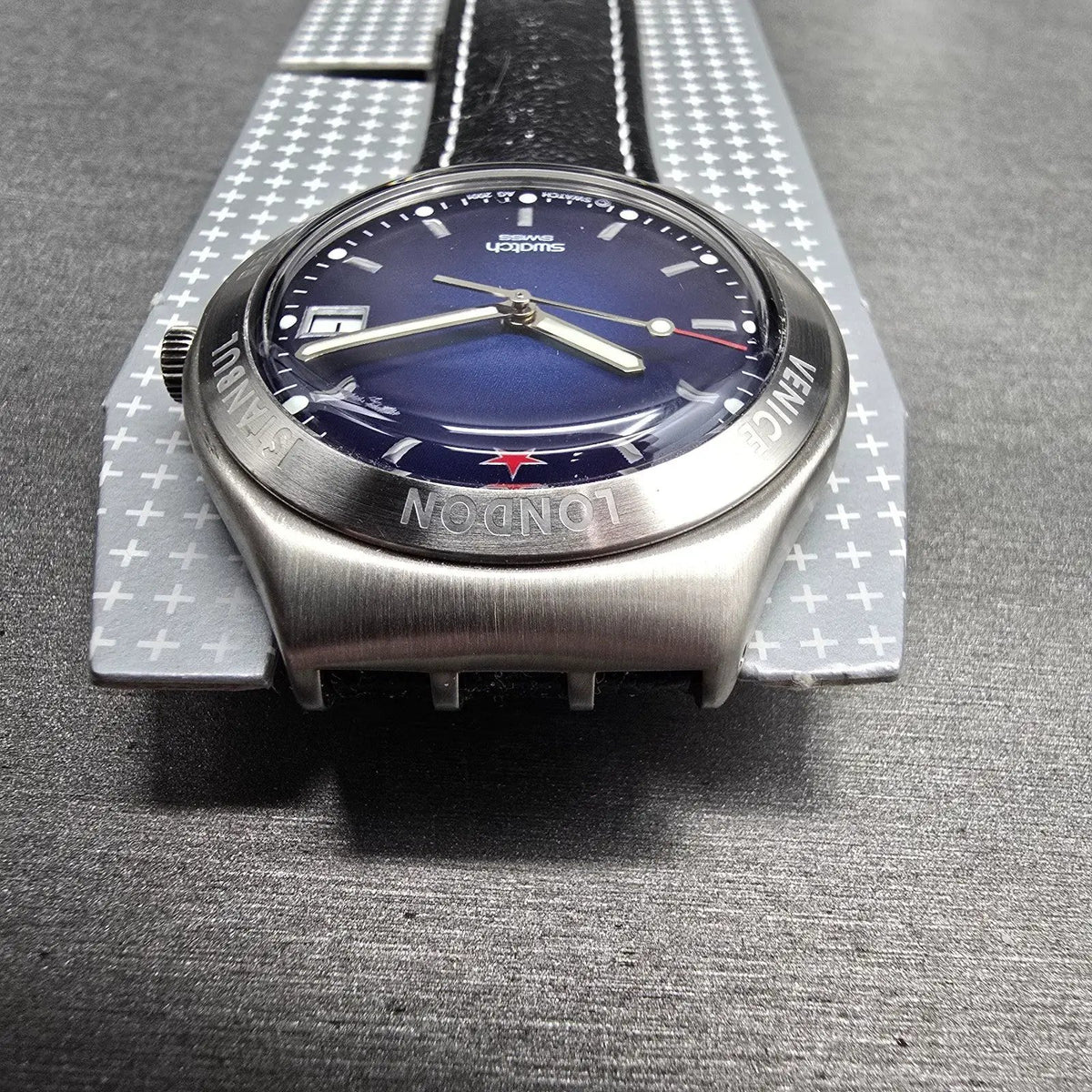 Swatch James Bond From Russia with Love Watch Men 37mm YGS423 New Battery NOS6
