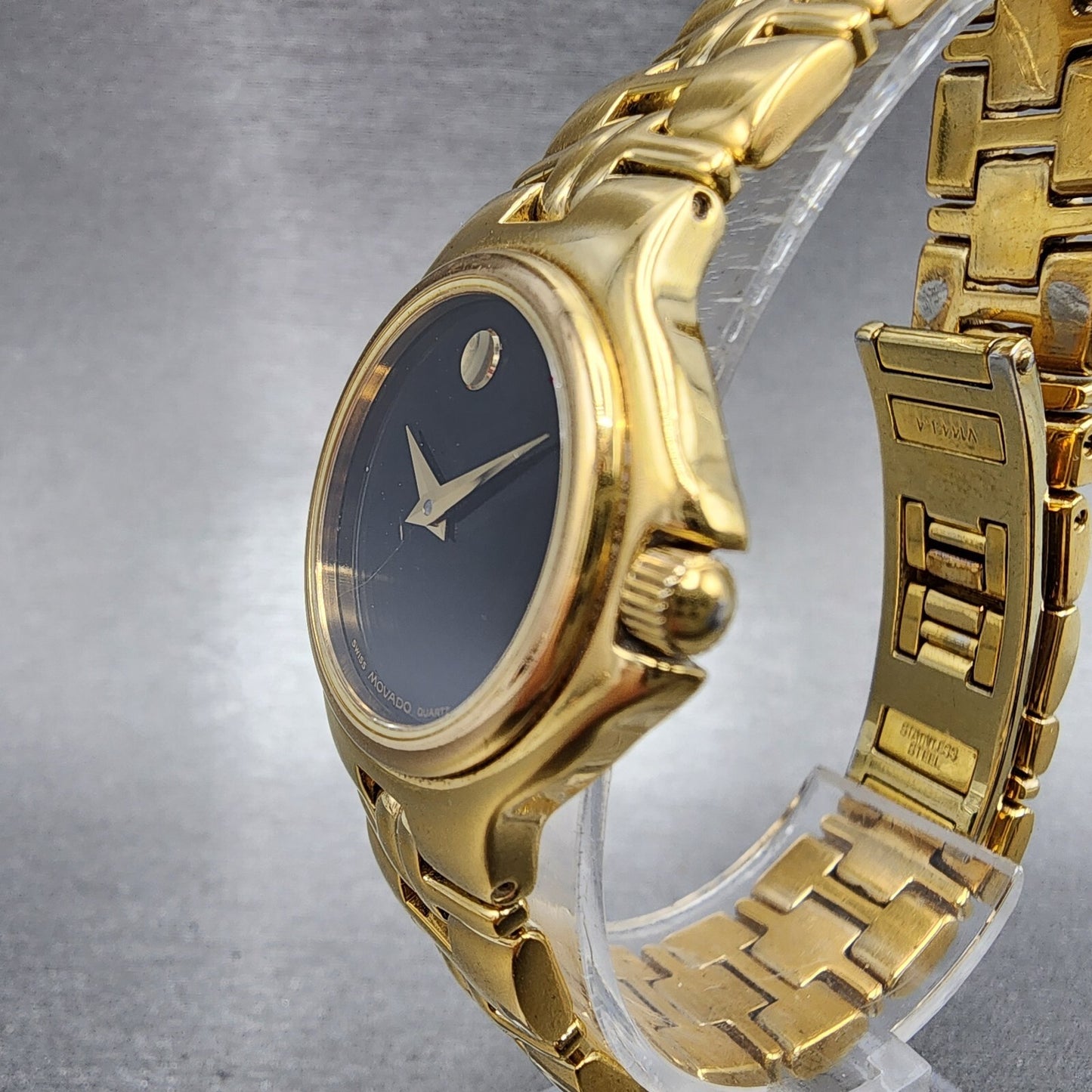 Movado Museum Watch Women 25mm Black Dial Gold Tone Round 88A1827 New Battery2