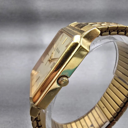 Bulova Watch Men 29mm Champagne Dial Gold Tone Daydate Rectangle 97C28 New Batt2