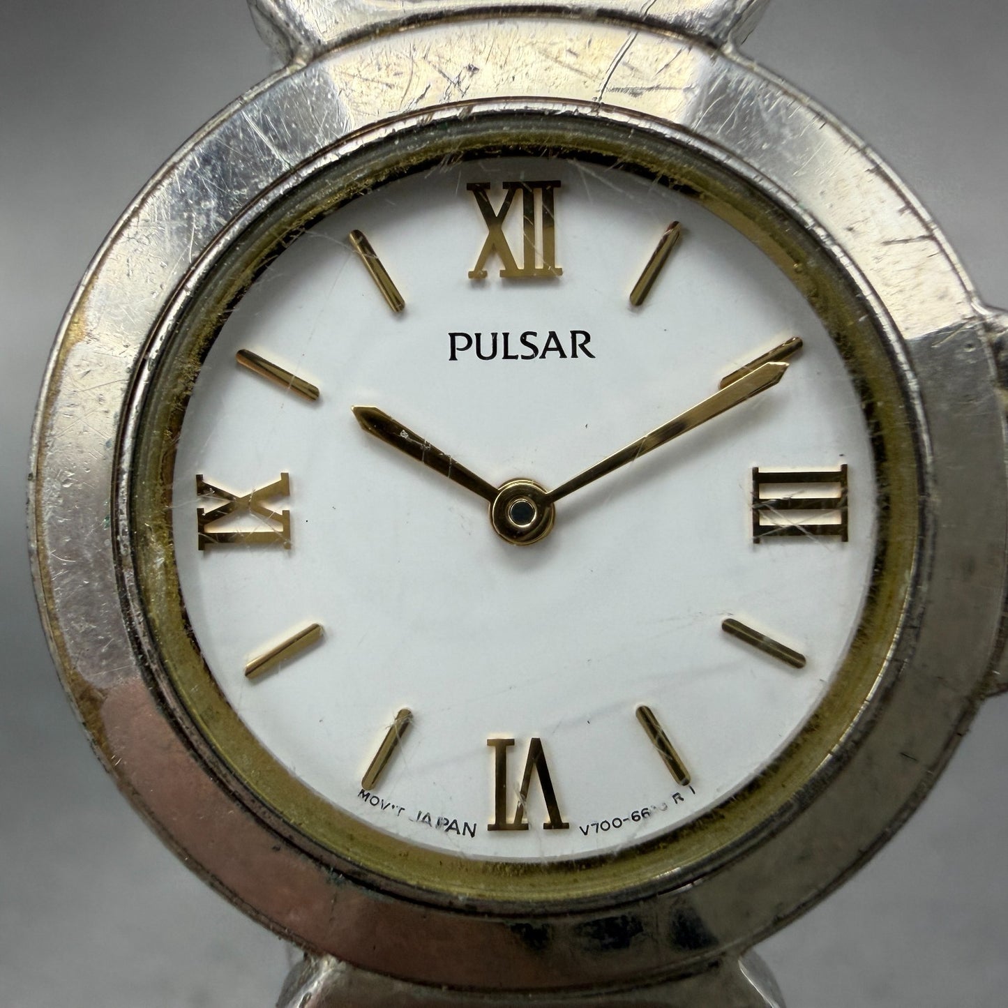 Pulsar Watch Women 28mm White Dial Two Tone Round V700-6330 New Battery1