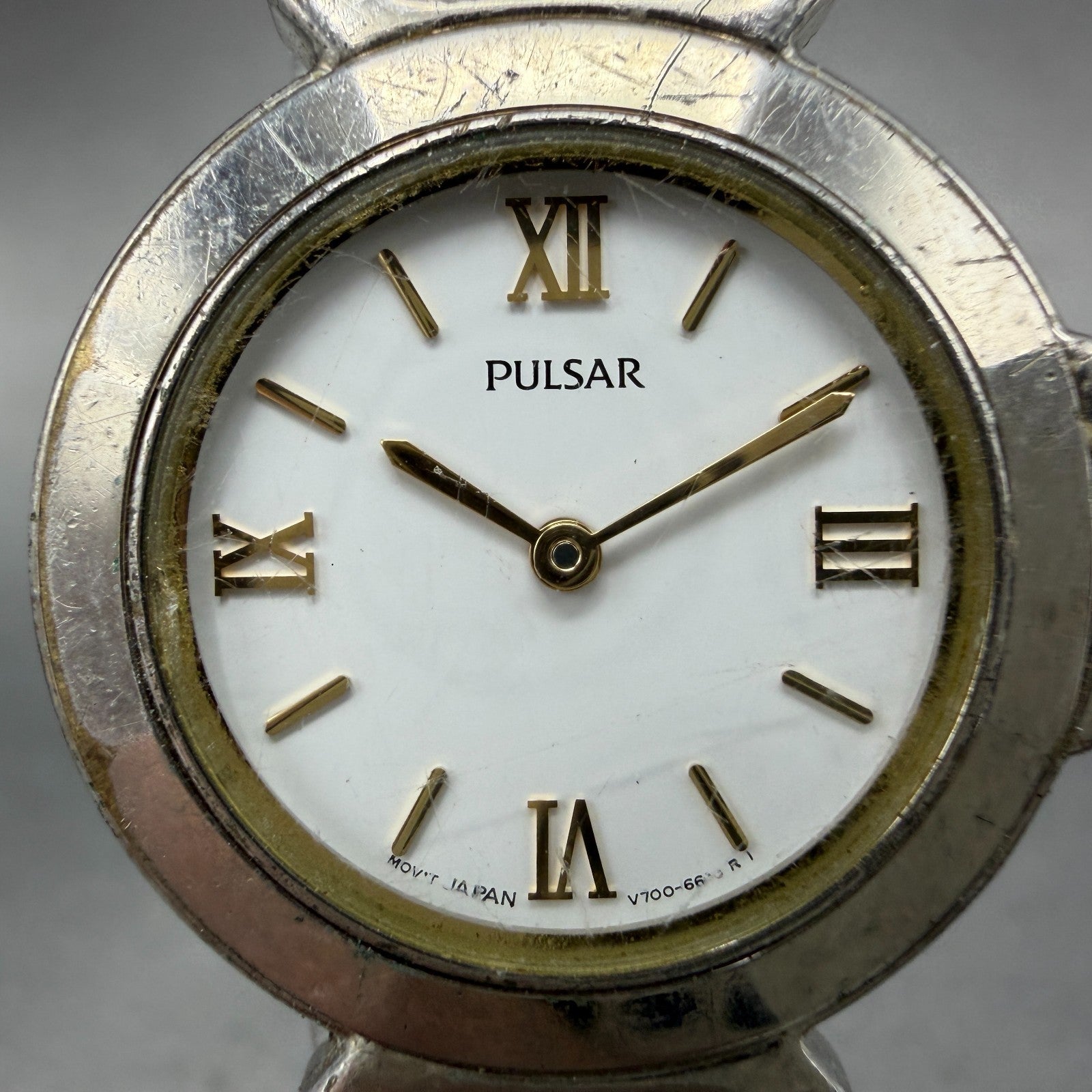 Pulsar Watch Women 28mm White Dial Two Tone Round V700-6330 New Battery1