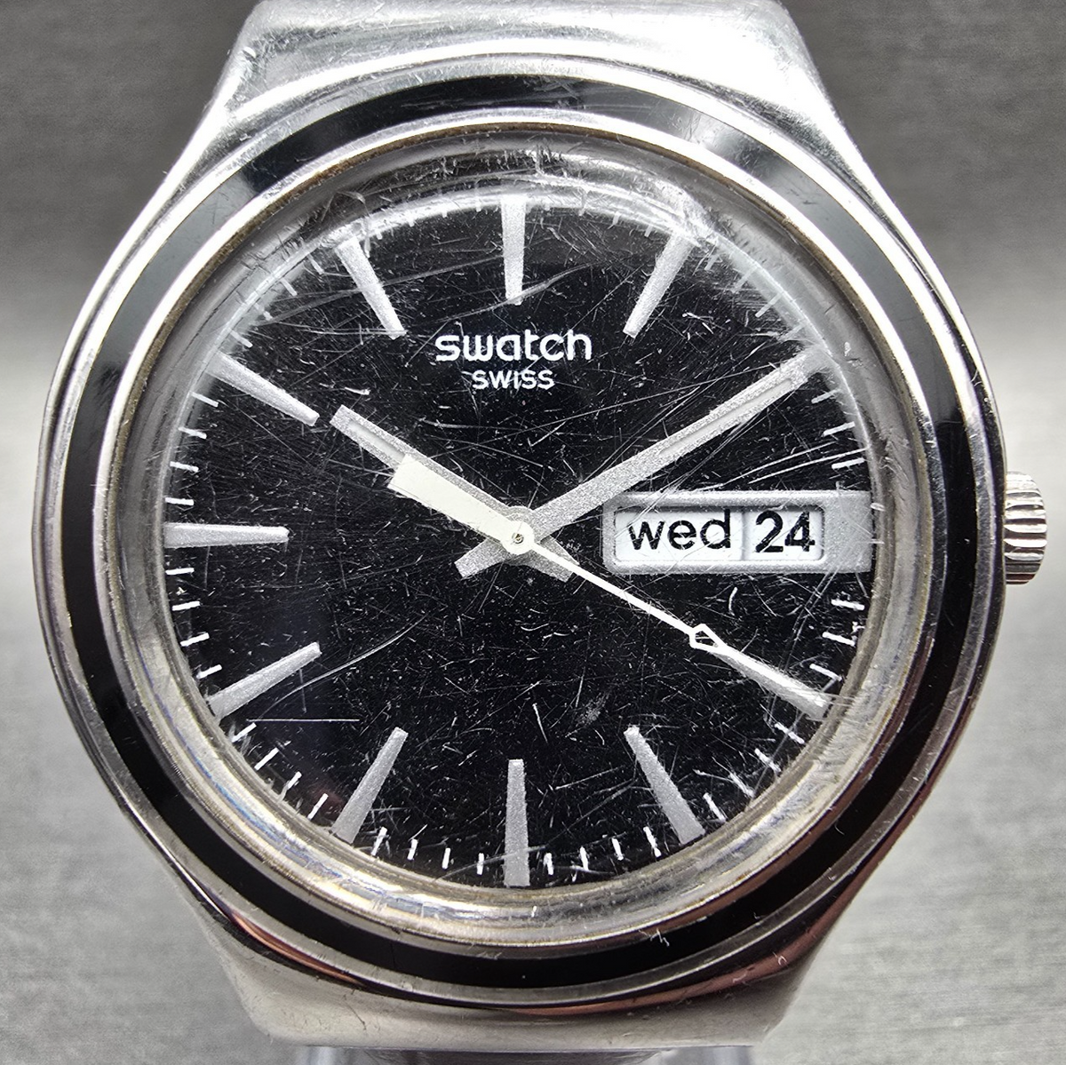 Swatch Charcoal Suit Watch Men 37mm Black Dial Silver Daydate YGS744 New Batt1