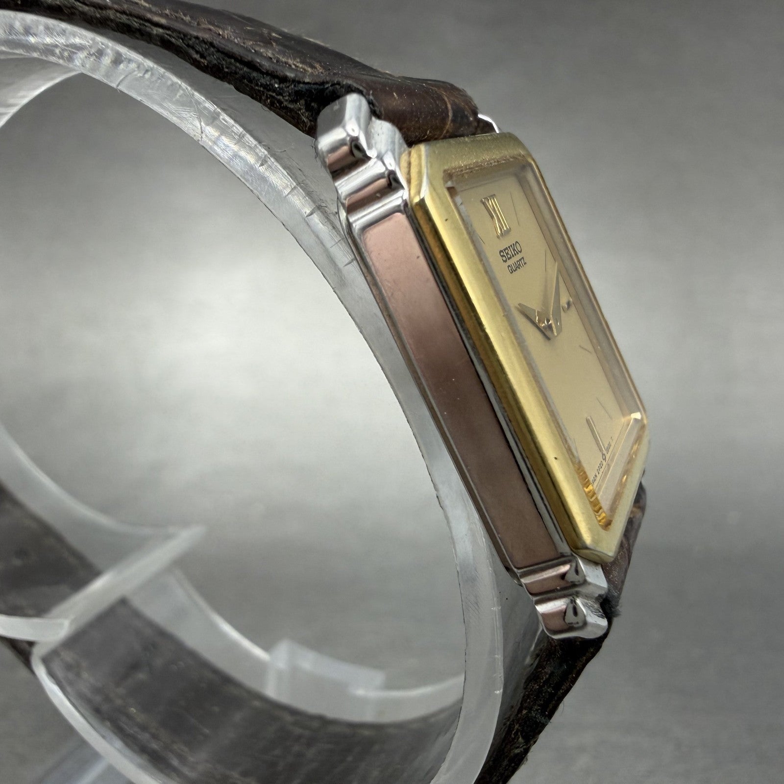 Seiko Tank Watch Women 19mm Champagne Dial Two Tone VTG 2P20-5B90 New Battery3