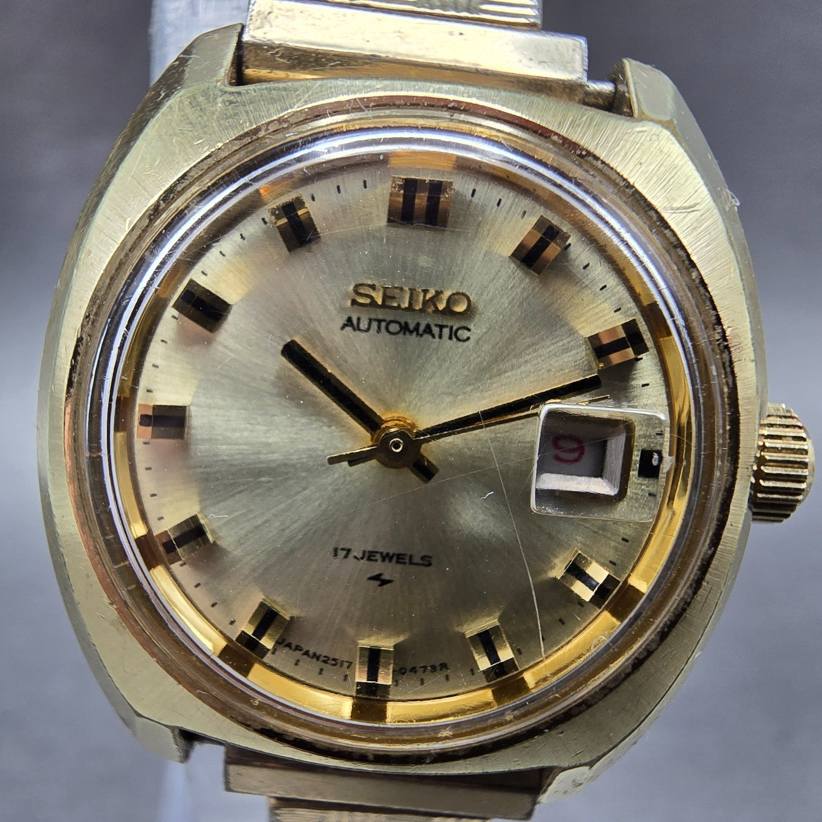 Seiko Automatic Watch Women 25mm Gold Dial Gold Tone Date 2517-0369 Runs1