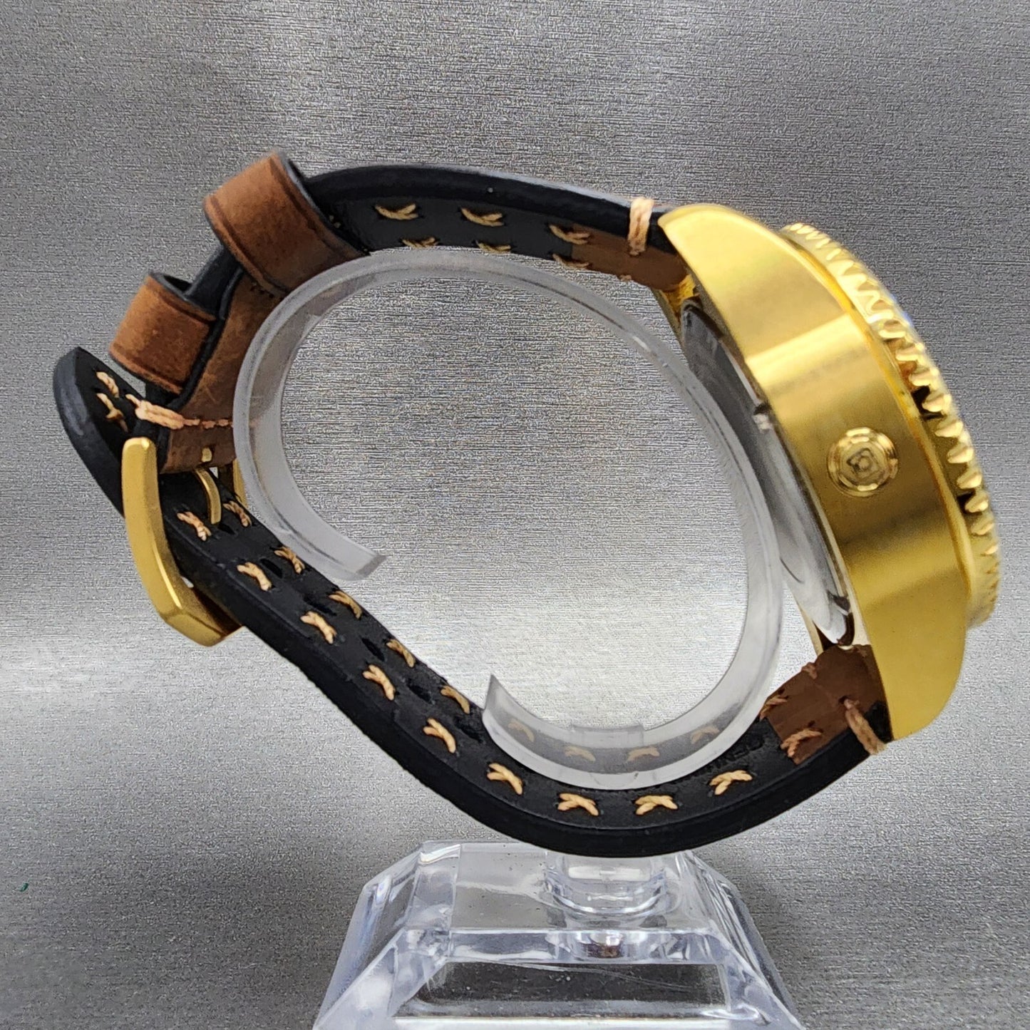 Invicta Pro Diver Watch Men Blue Dial Gold Tone Date Round 17581 New Batt READ!!9