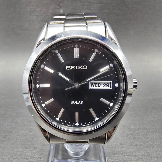 Seiko Solar Watch Men 37mm Black Dial Silver Tone Daydate Round V158-0AB0 Runs0