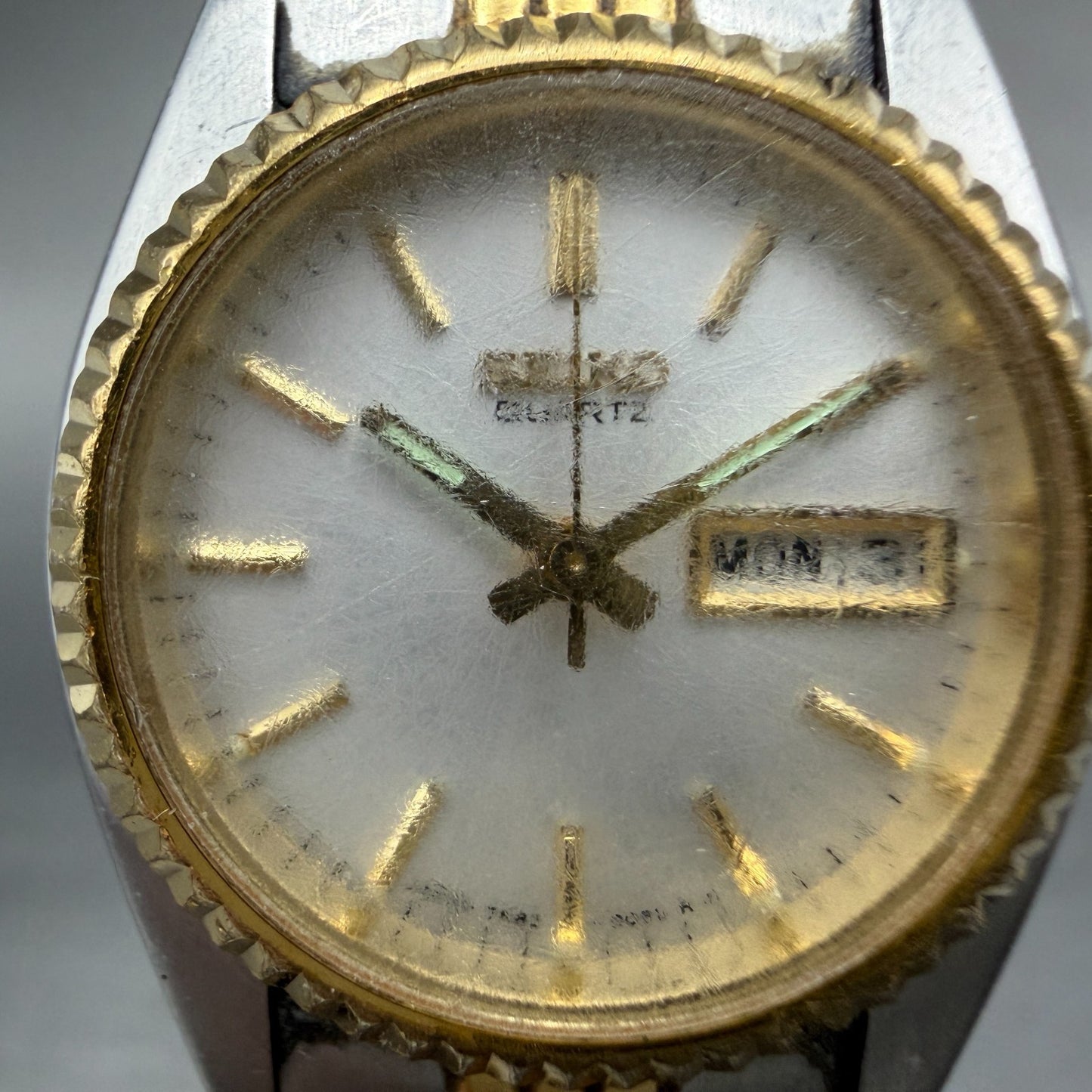 Seiko Watch Women 25mm White Dial Two Tone Daydate Round 7n83-0041 New Batt NM821