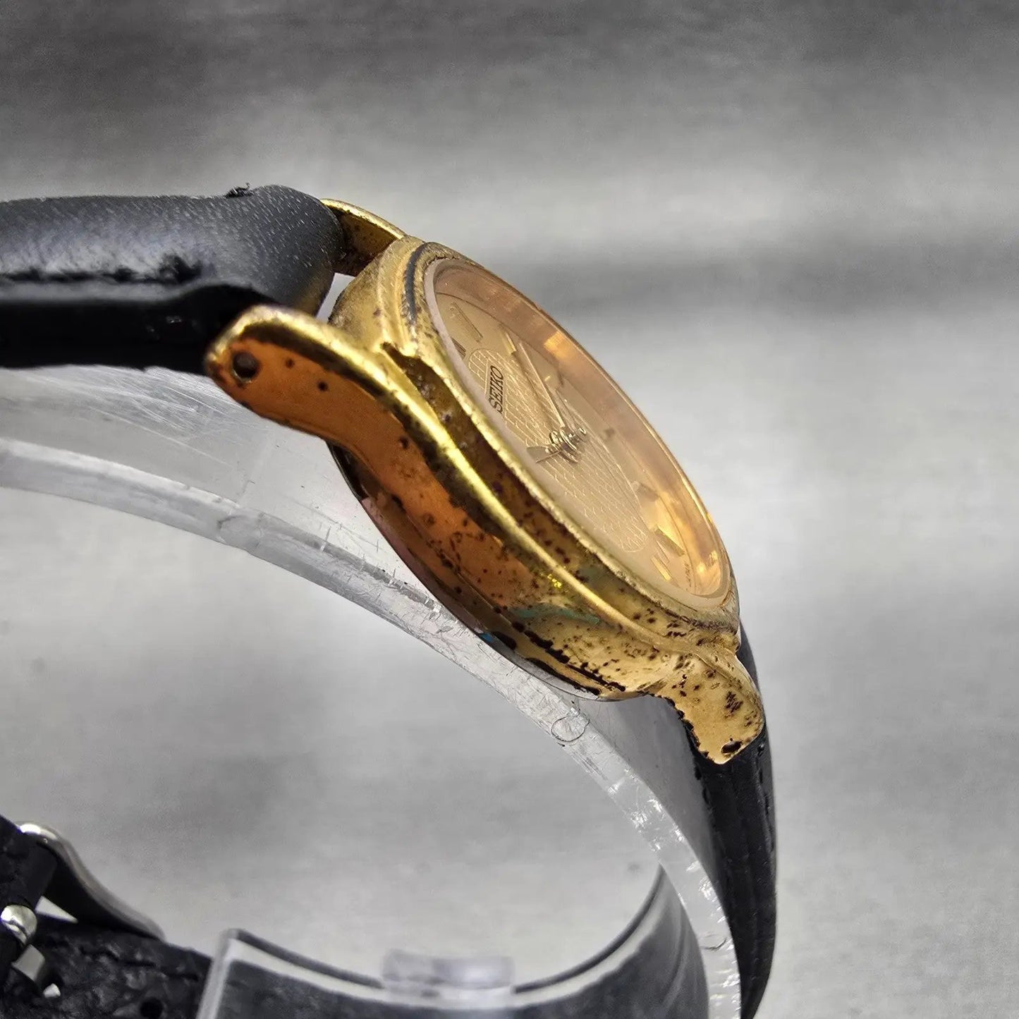 Seiko Watch Women 22mm Gold Dial Gold Tone Round V701-A110 New Battery Vintage3