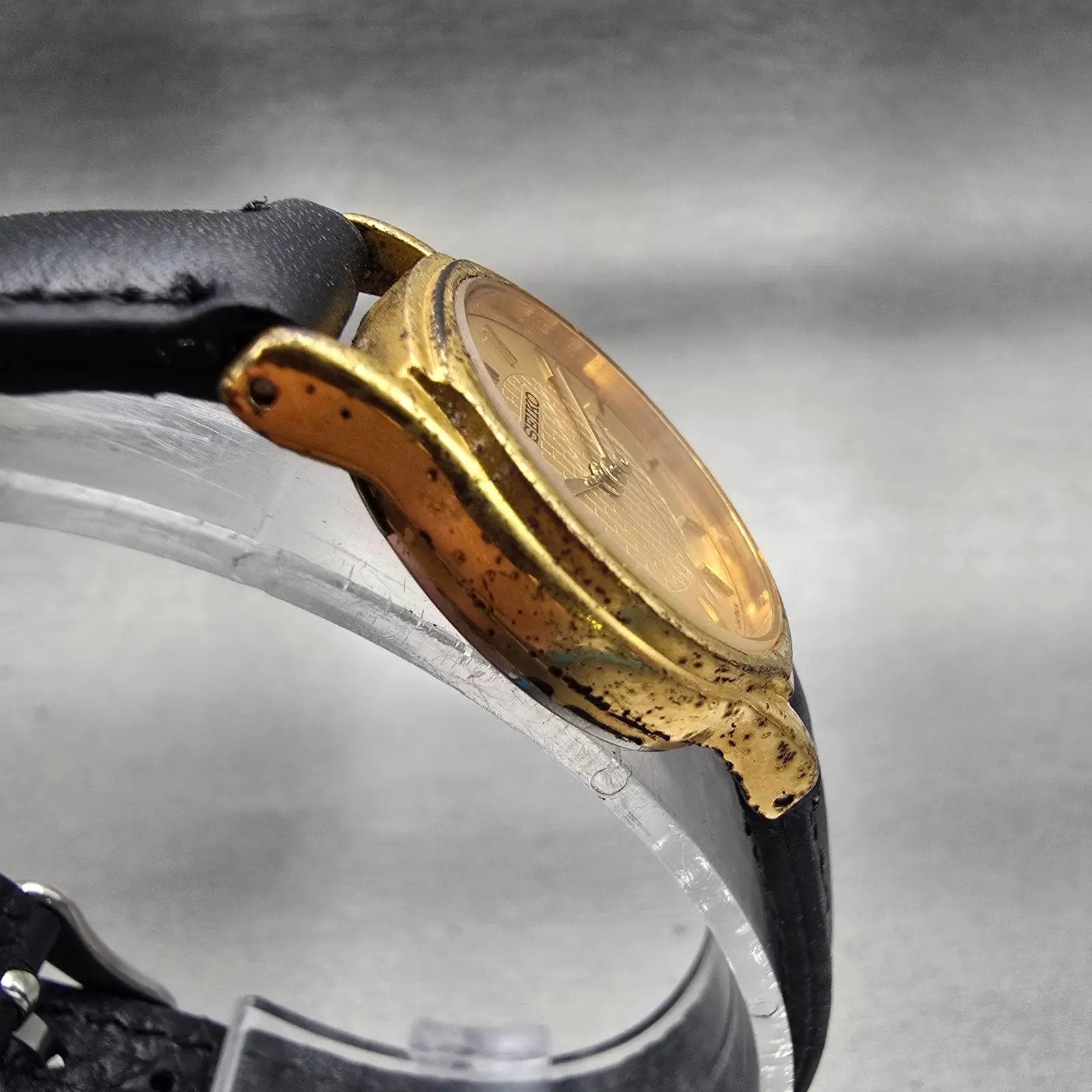 Seiko Watch Women 22mm Gold Dial Gold Tone Round V701-A110 New Battery Vintage3