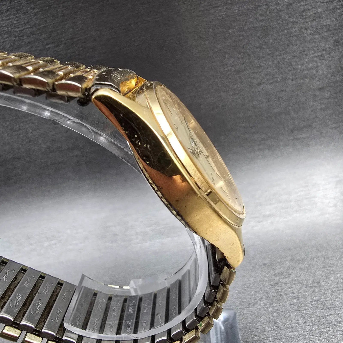 Seiko Pulsar Watch Men34mm Champagne Dial Gold Tone Daydate V533-7A30 New Batt3