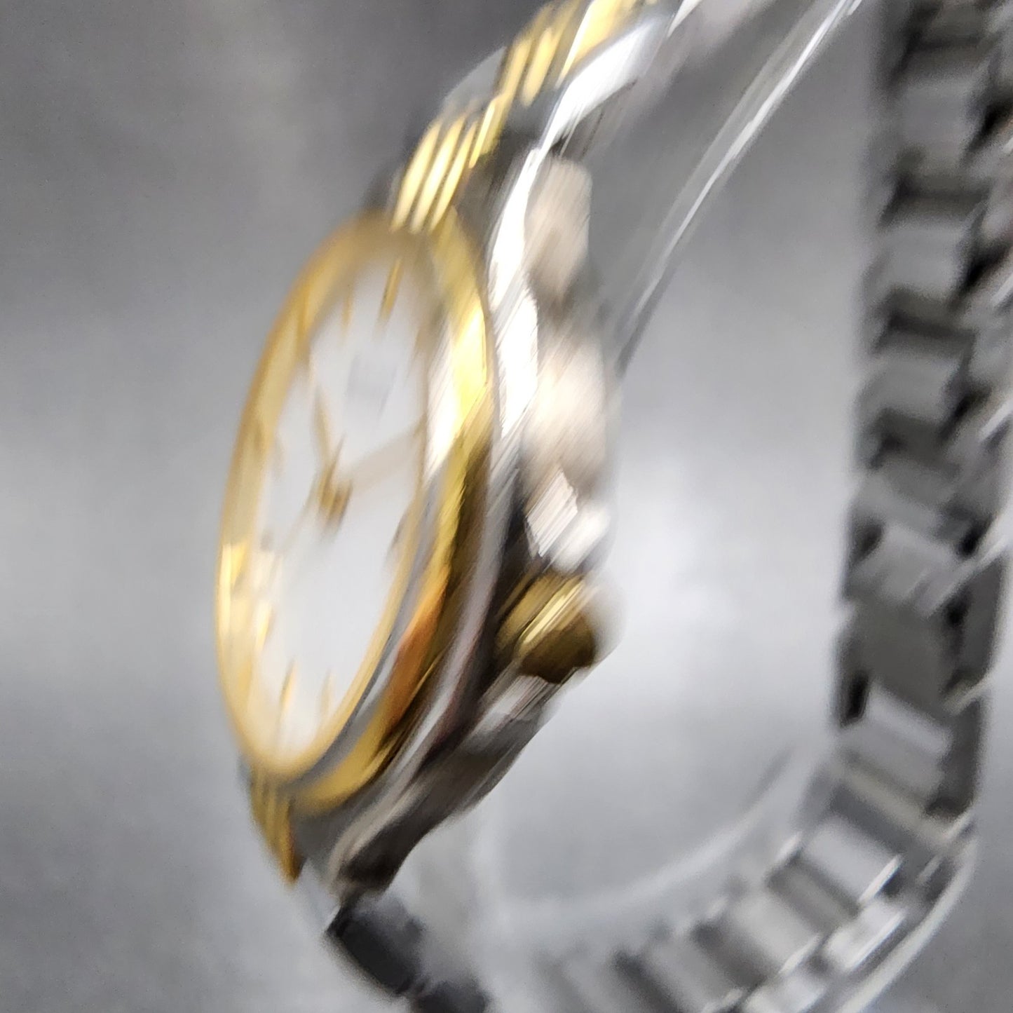 Bulova Watch Women 27mm White Dial Two Tone Date Round 98M14 New Battery