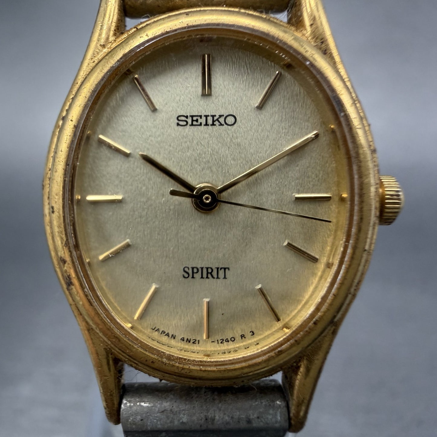 Seiko Spirit Watch Women 19mm Champagne Dial Gold Tone Oval 4N21-5200 NewBattery1