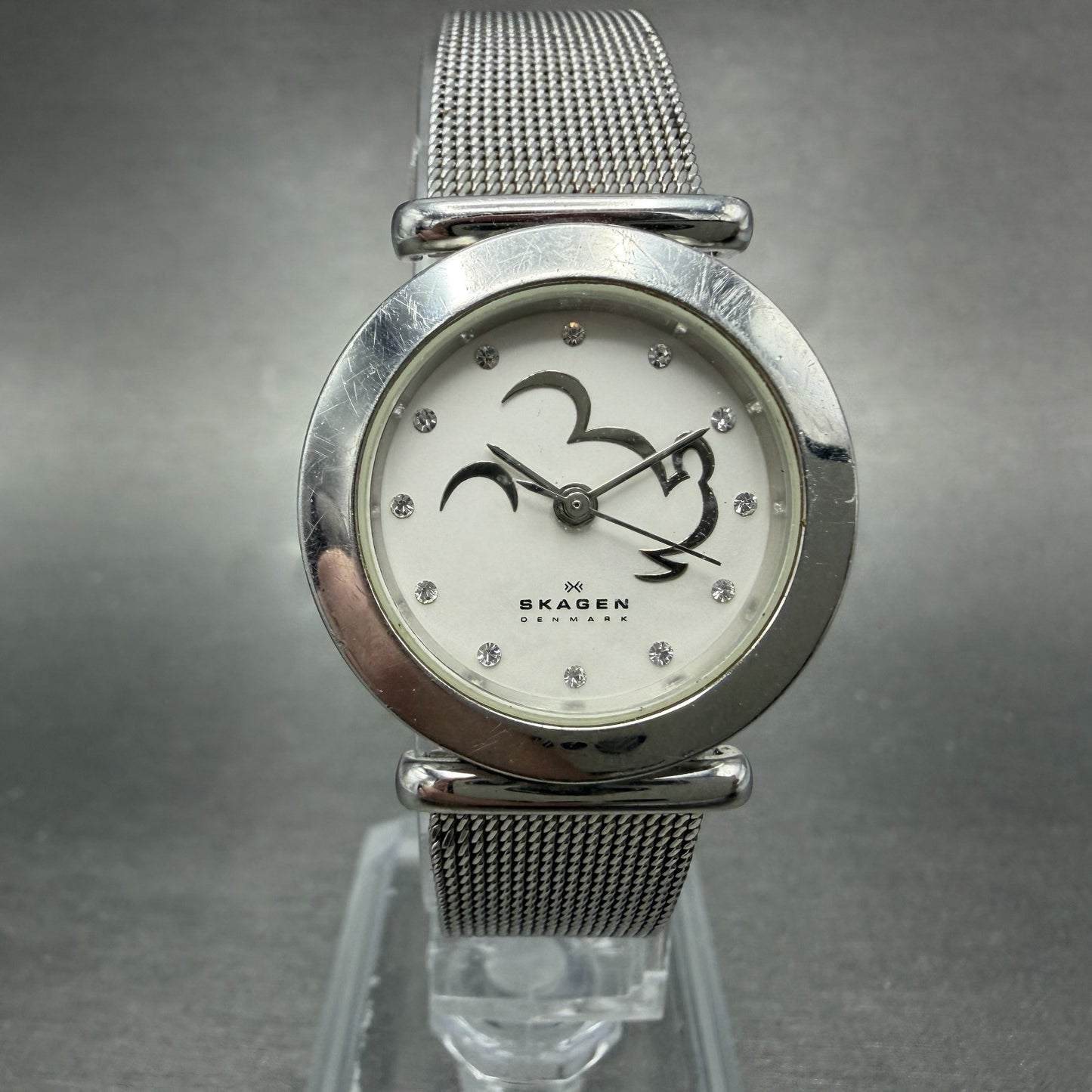 Skagen Mickey Mouse Watch Women 25mm White Dial Silver Tone Round New Battery0