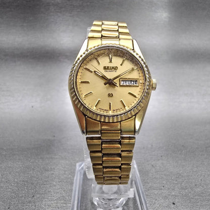 Seiko SQ Watch Women 24mm Gold Dial Gold Tone Daydate Round 3E23-0A60 New Batt G5